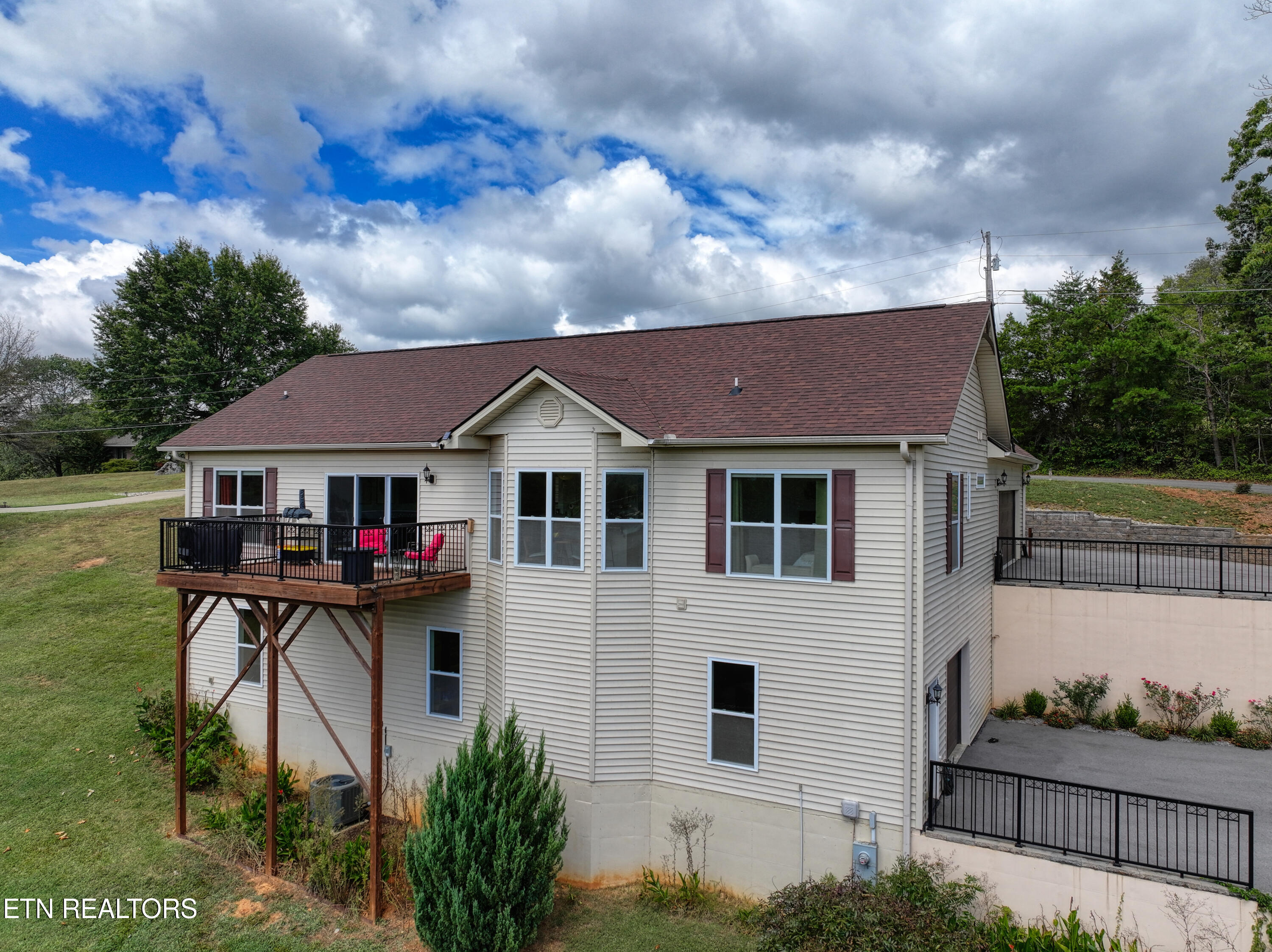 2039 Ranch Road Dandridge TN 37725