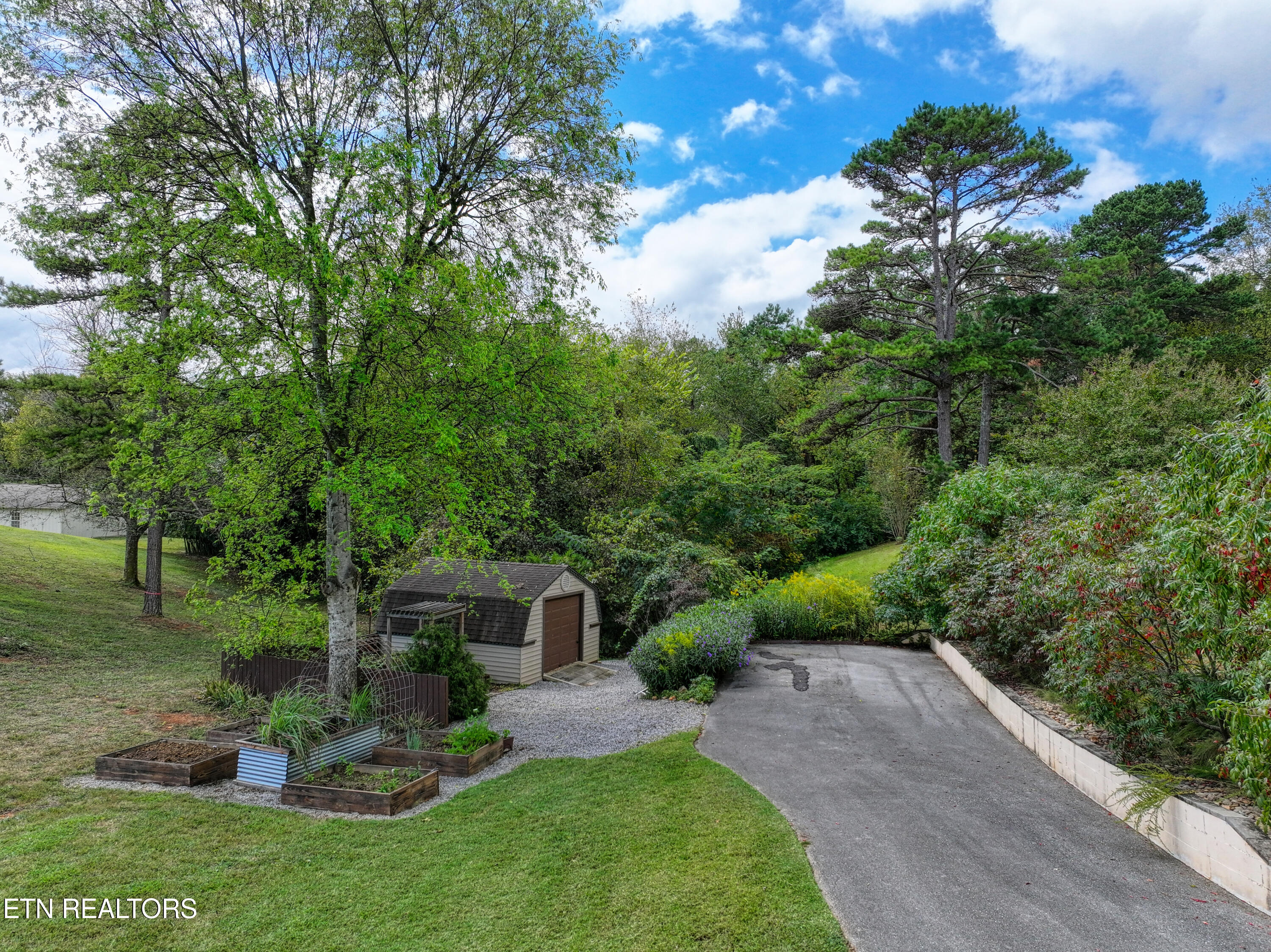 2039 Ranch Road Dandridge TN 37725