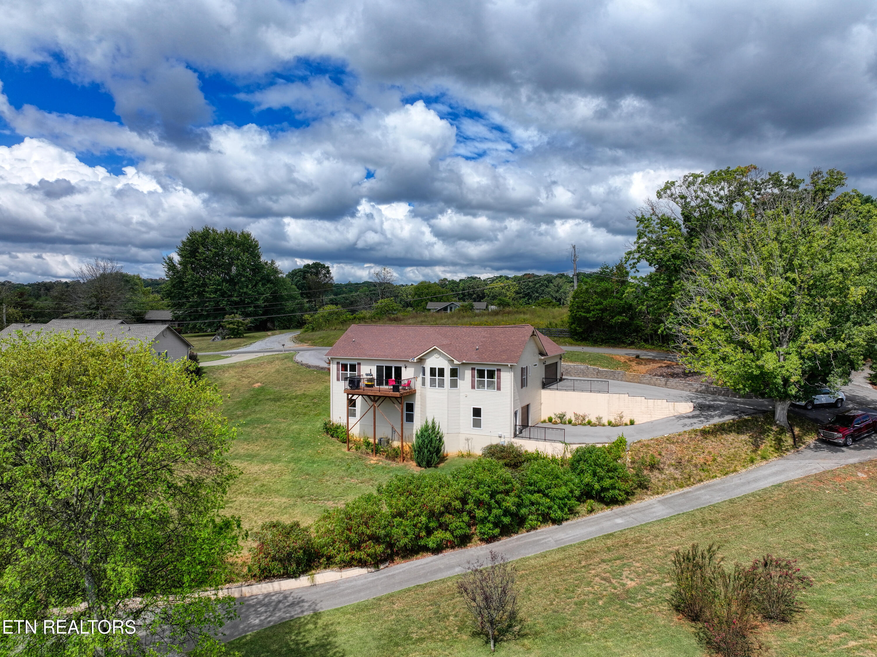 2039 Ranch Road Dandridge TN 37725