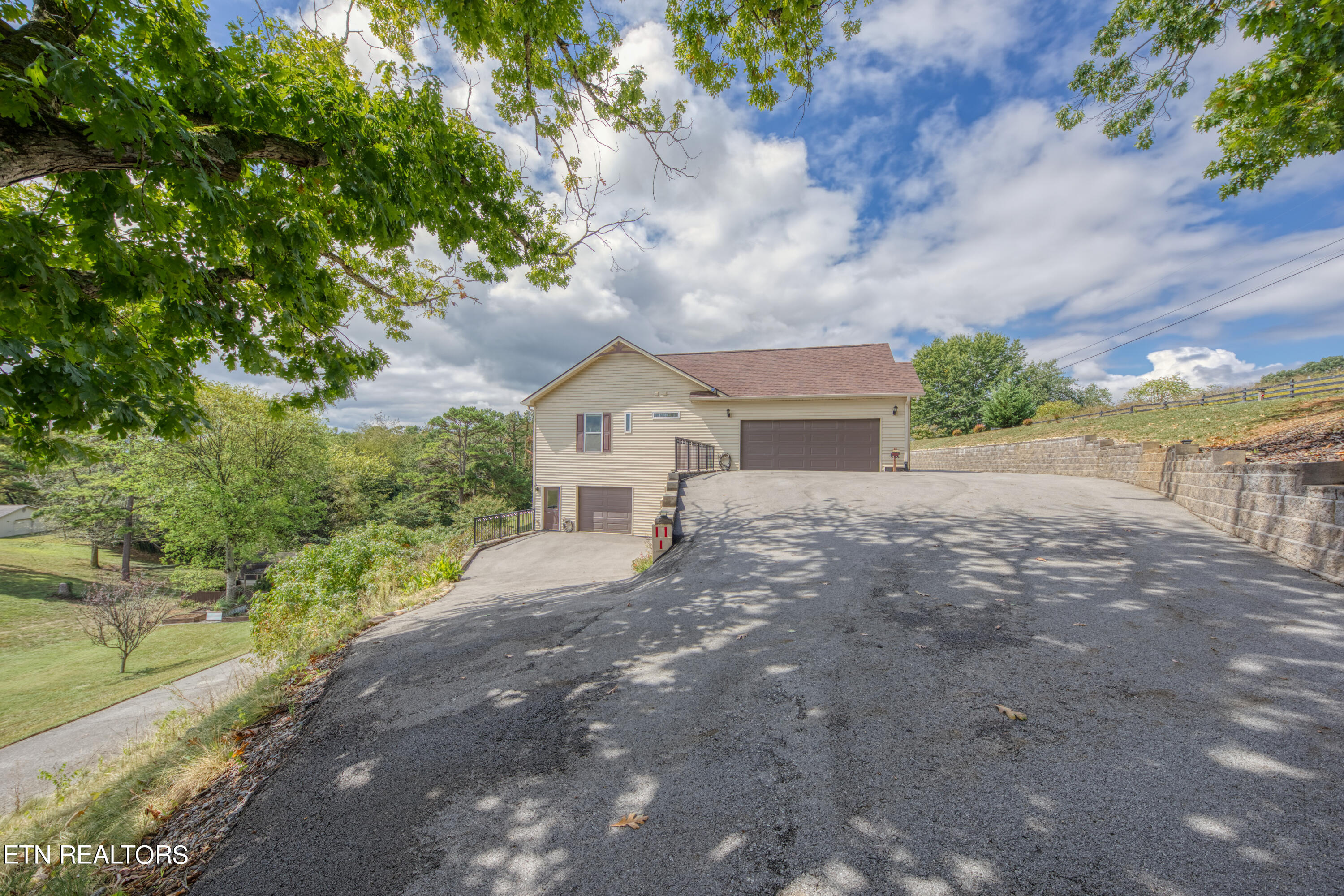 2039 Ranch Road Dandridge TN 37725