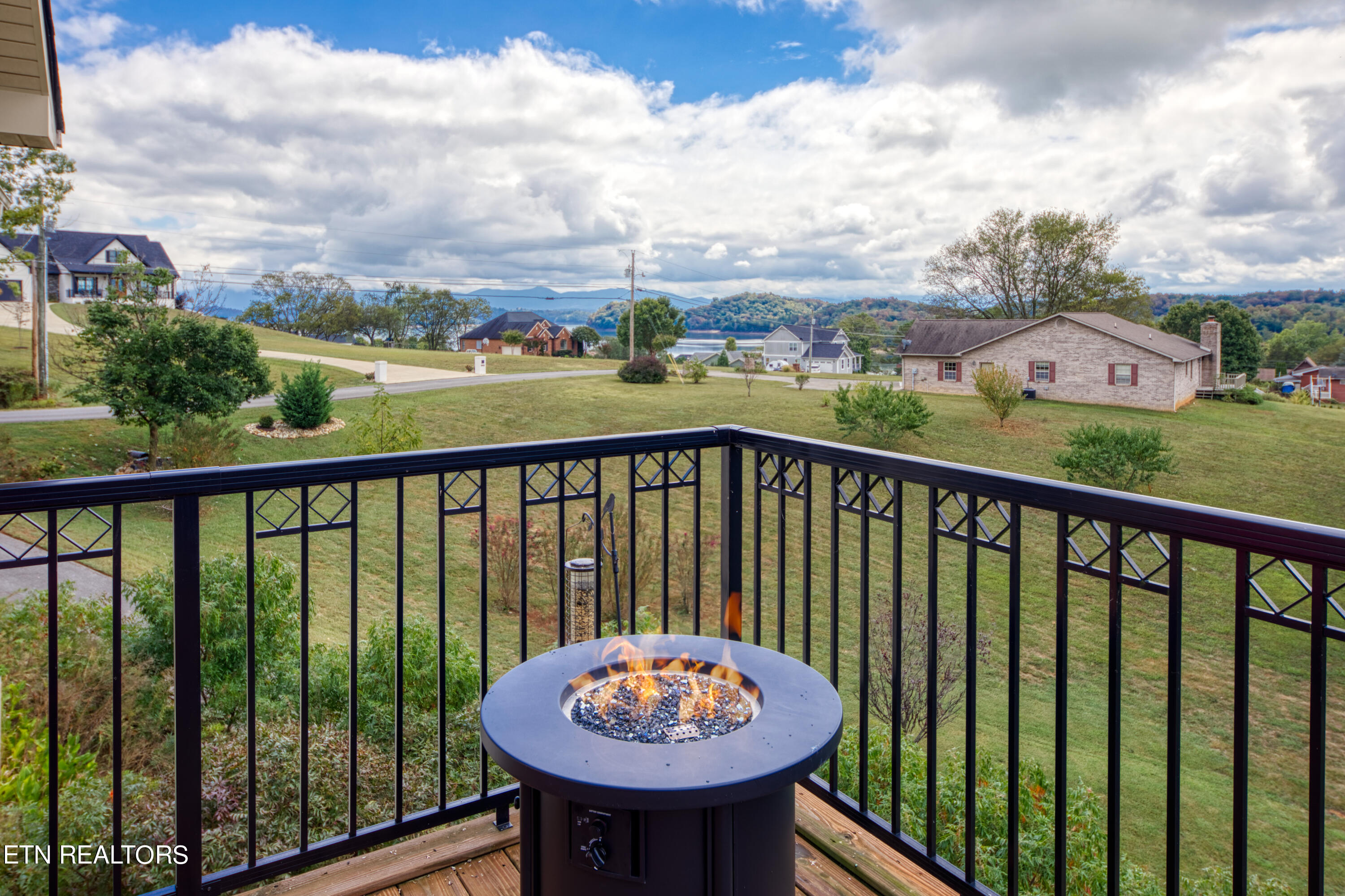 2039 Ranch Road Dandridge TN 37725