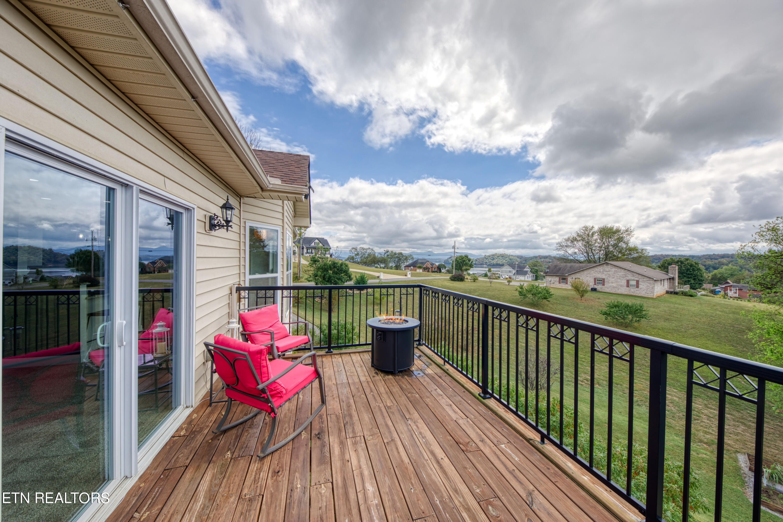 2039 Ranch Road Dandridge TN 37725