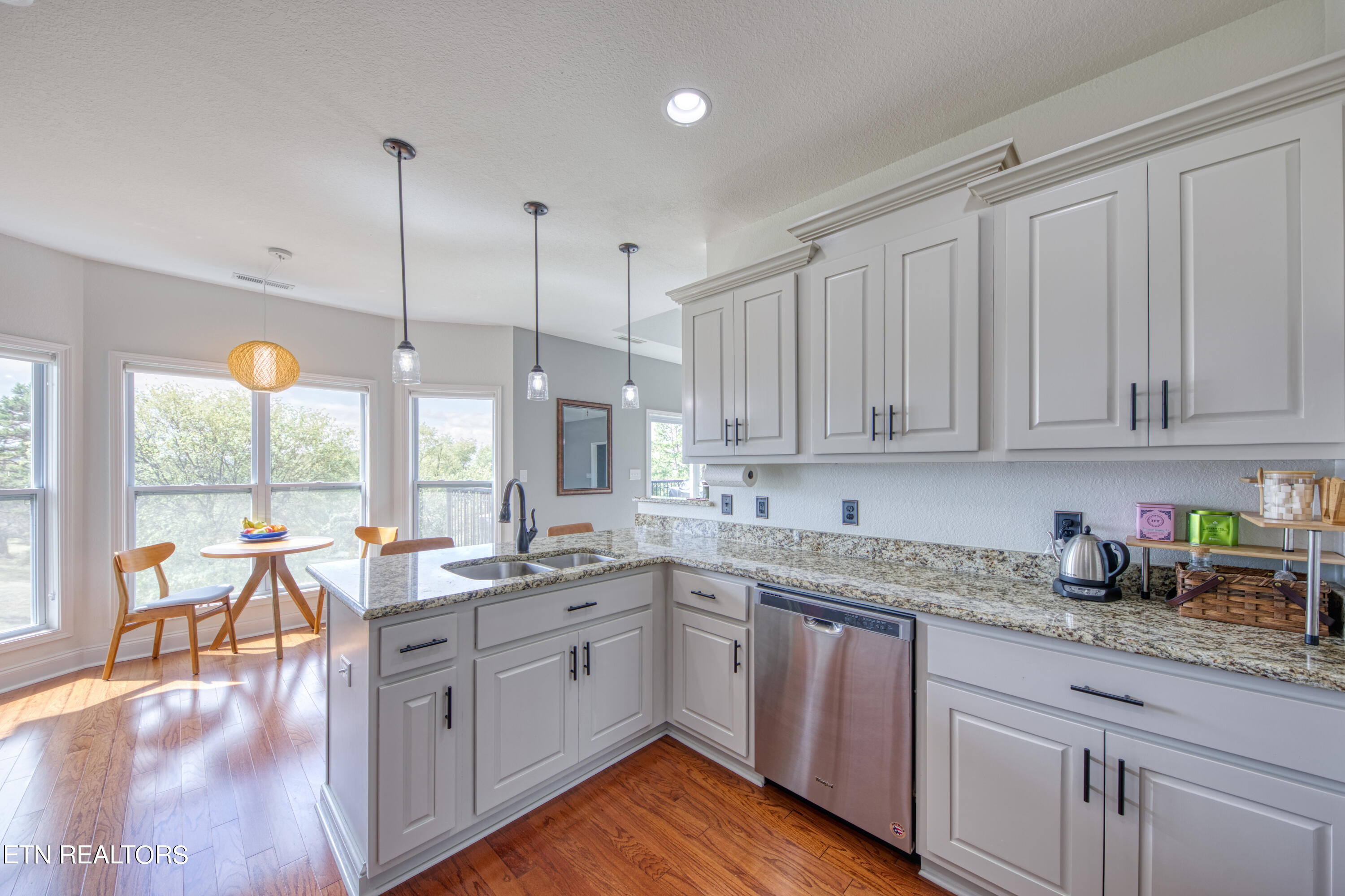 2039 Ranch Road Dandridge TN 37725