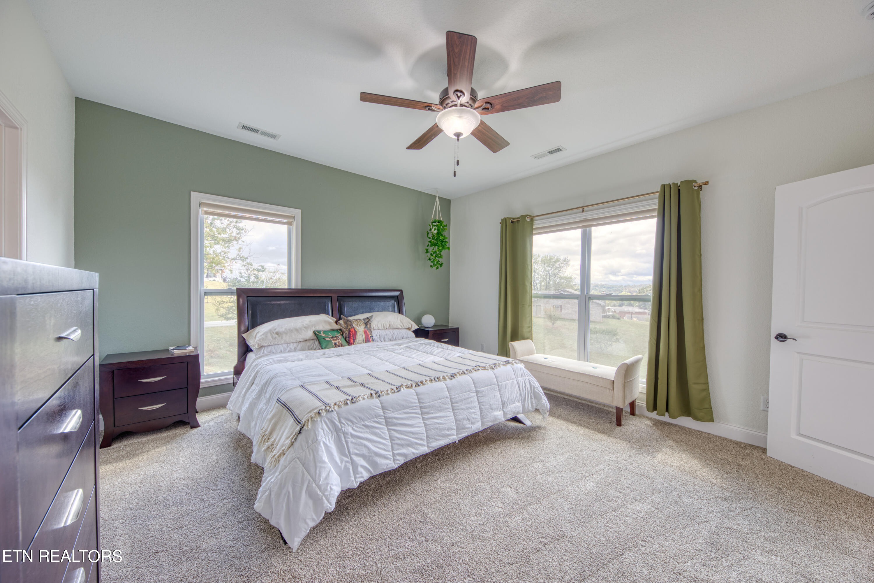 2039 Ranch Road Dandridge TN 37725