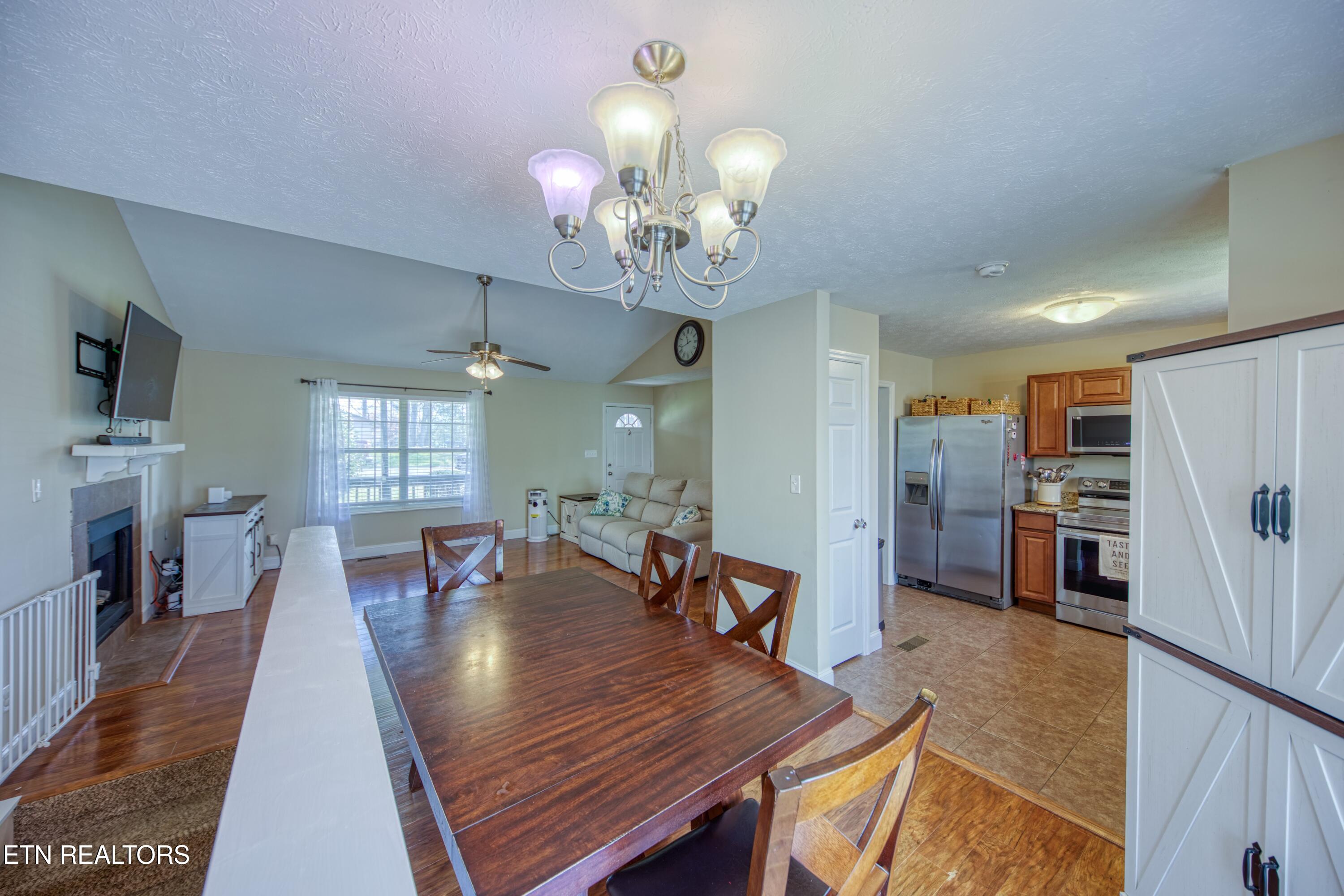 1532 N. Courtney Oak Lane Knoxville TN 37938