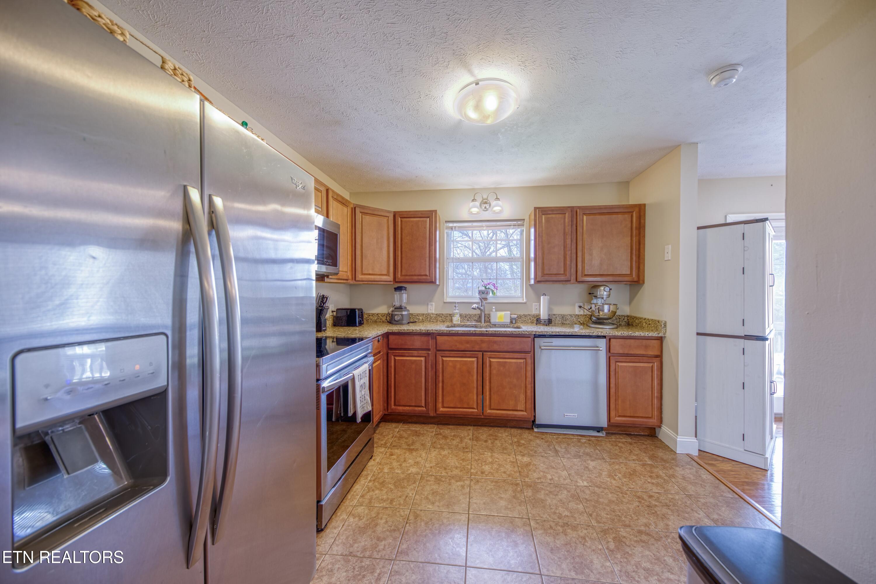 1532 N. Courtney Oak Lane Knoxville TN 37938