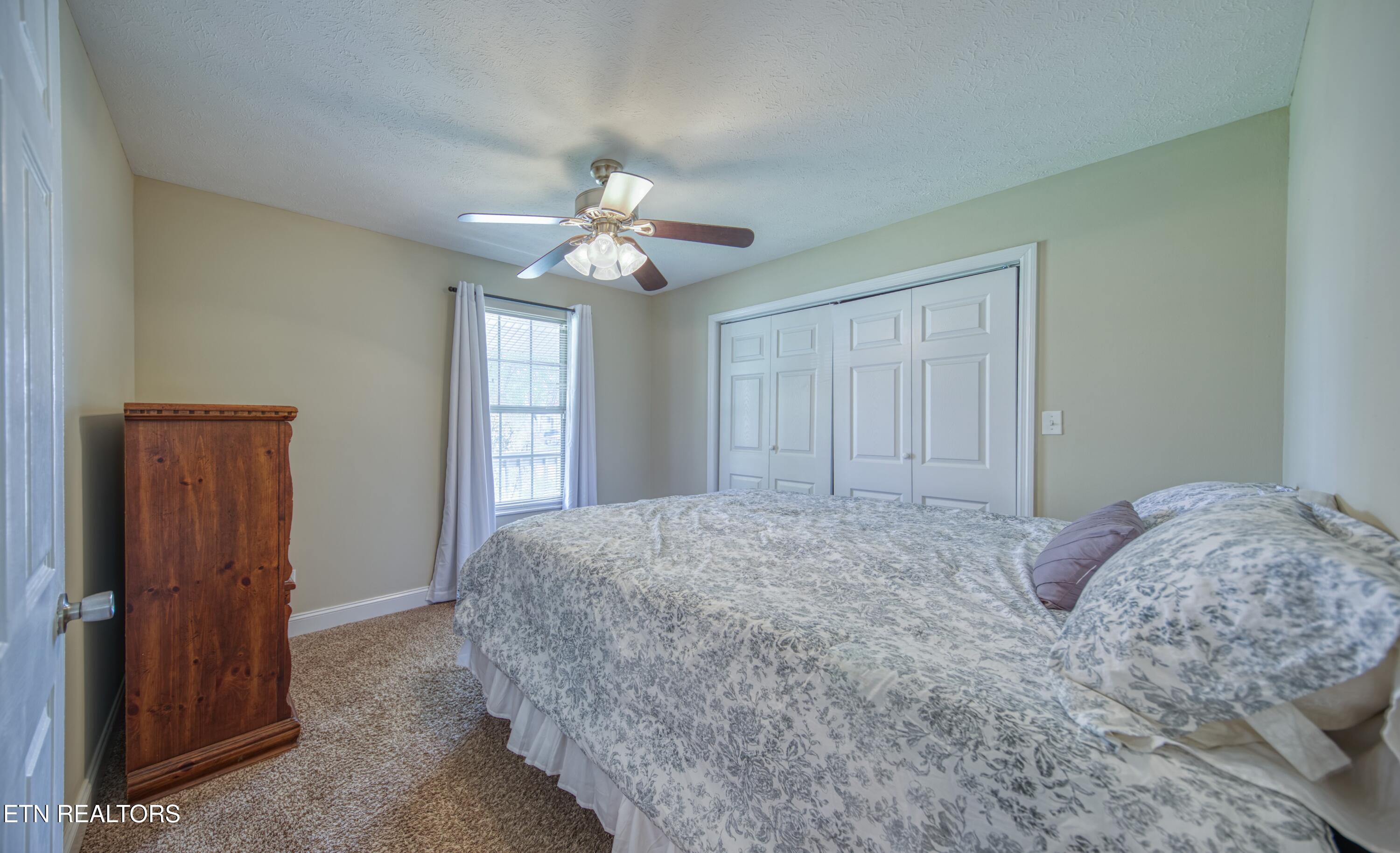 1532 N. Courtney Oak Lane Knoxville TN 37938