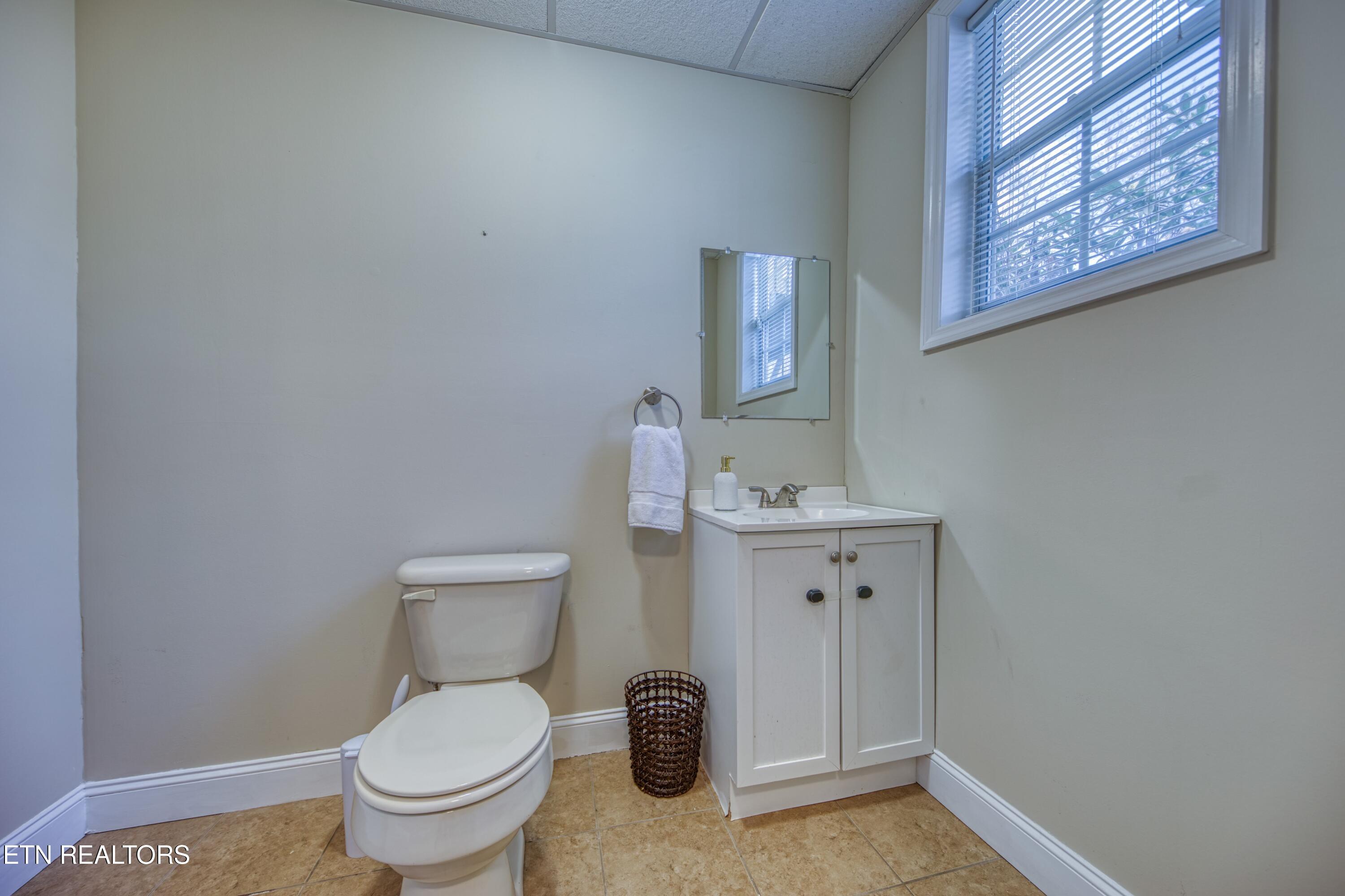 1532 N. Courtney Oak Lane Knoxville TN 37938