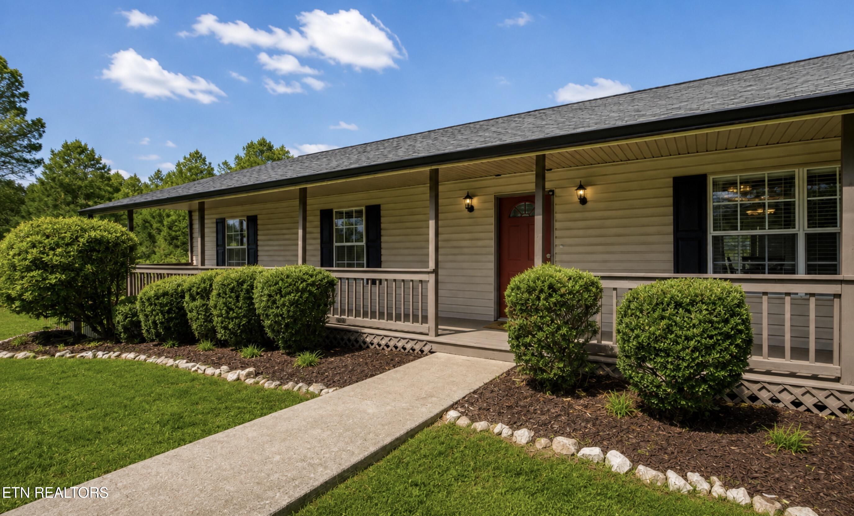 1532 N. Courtney Oak Lane Knoxville TN 37938