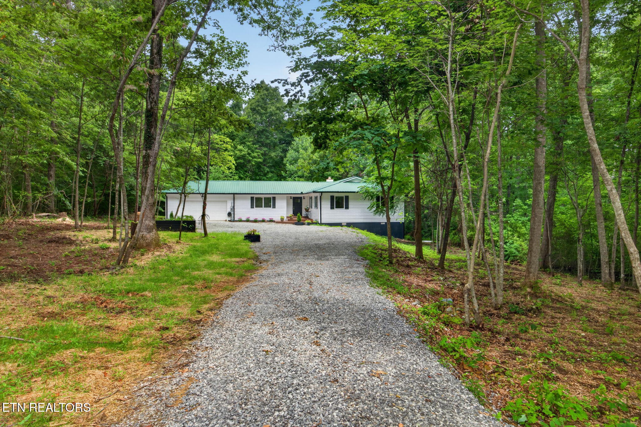 41 Jump Off Pl Place Monterey TN 38574