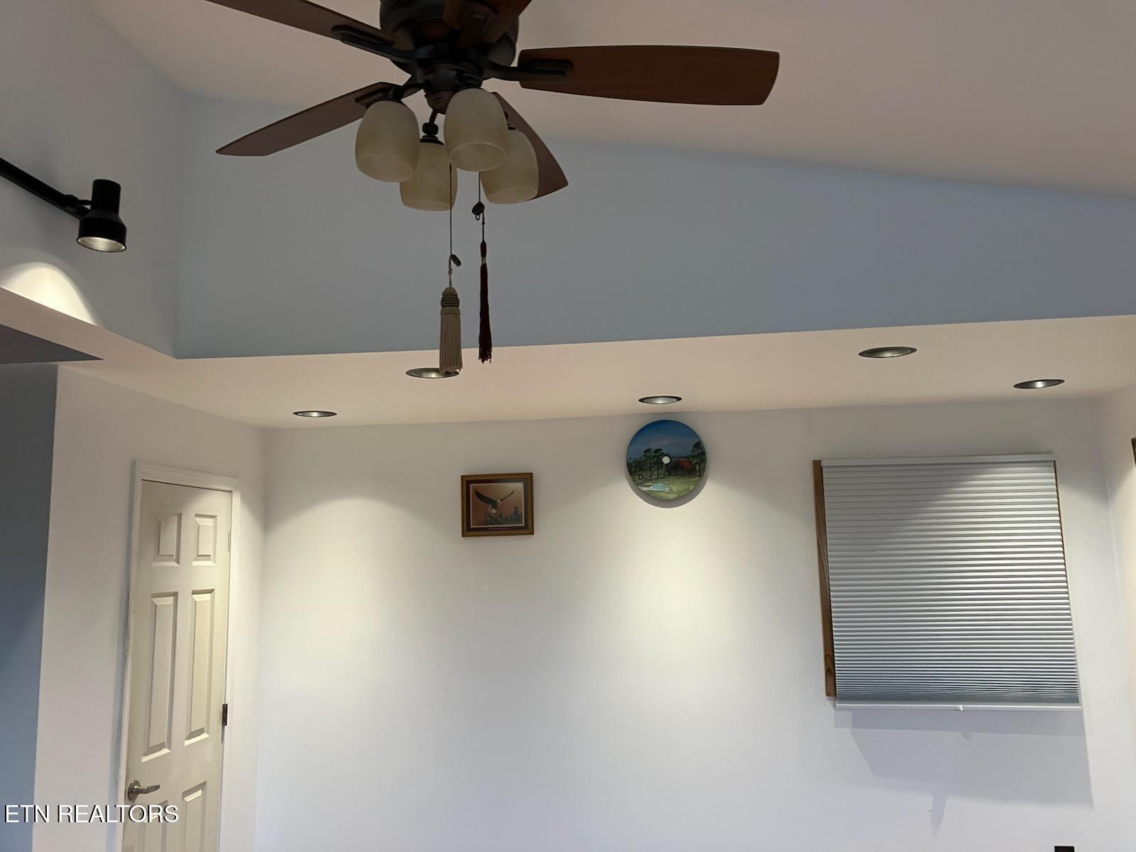 1407 Holloway Ridge Road Spring City TN 37381
