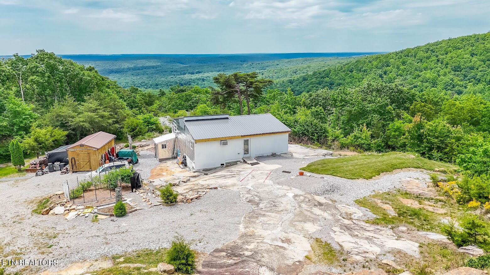 1407 Holloway Ridge Road Spring City TN 37381