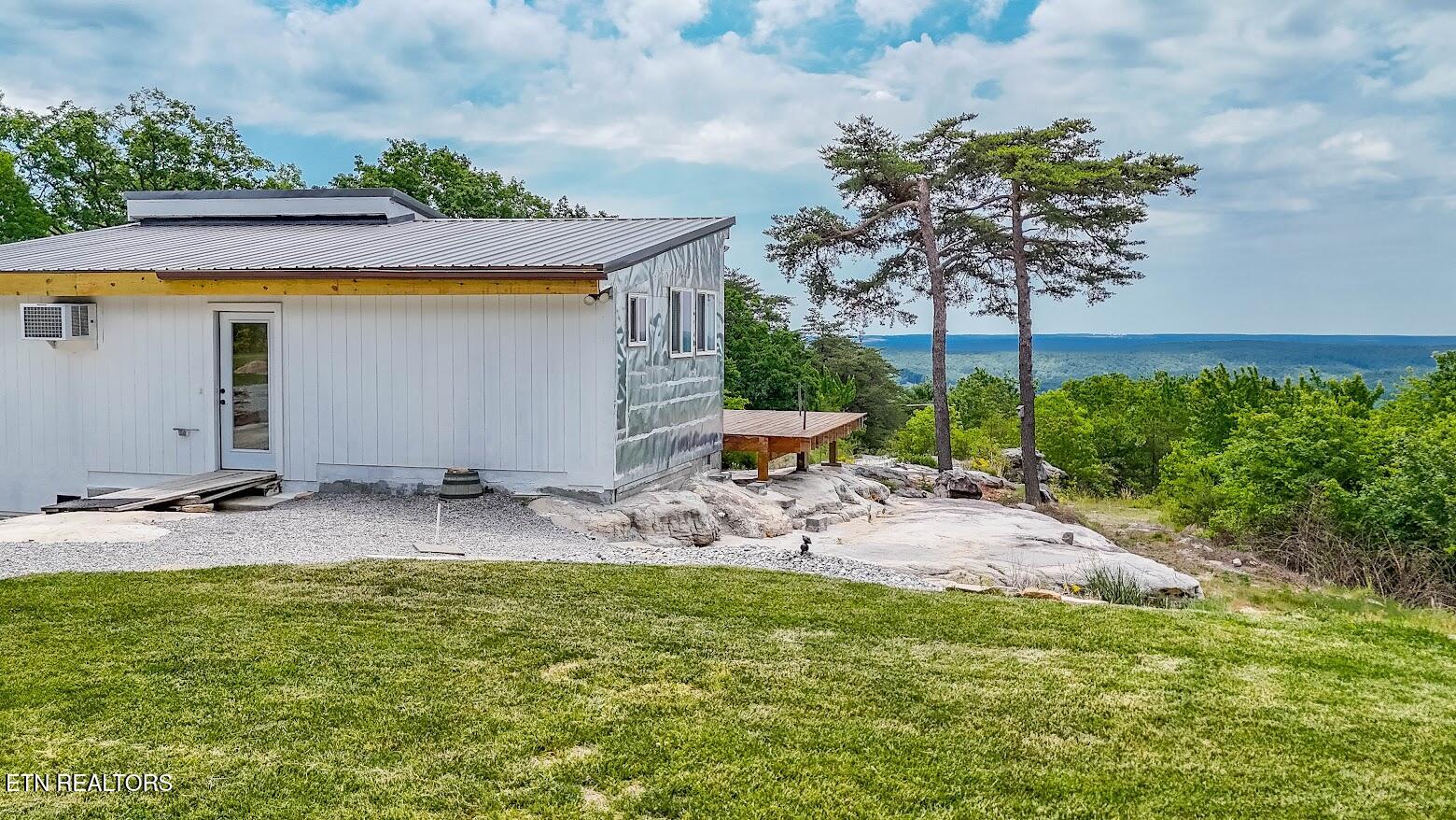 1407 Holloway Ridge Road Spring City TN 37381