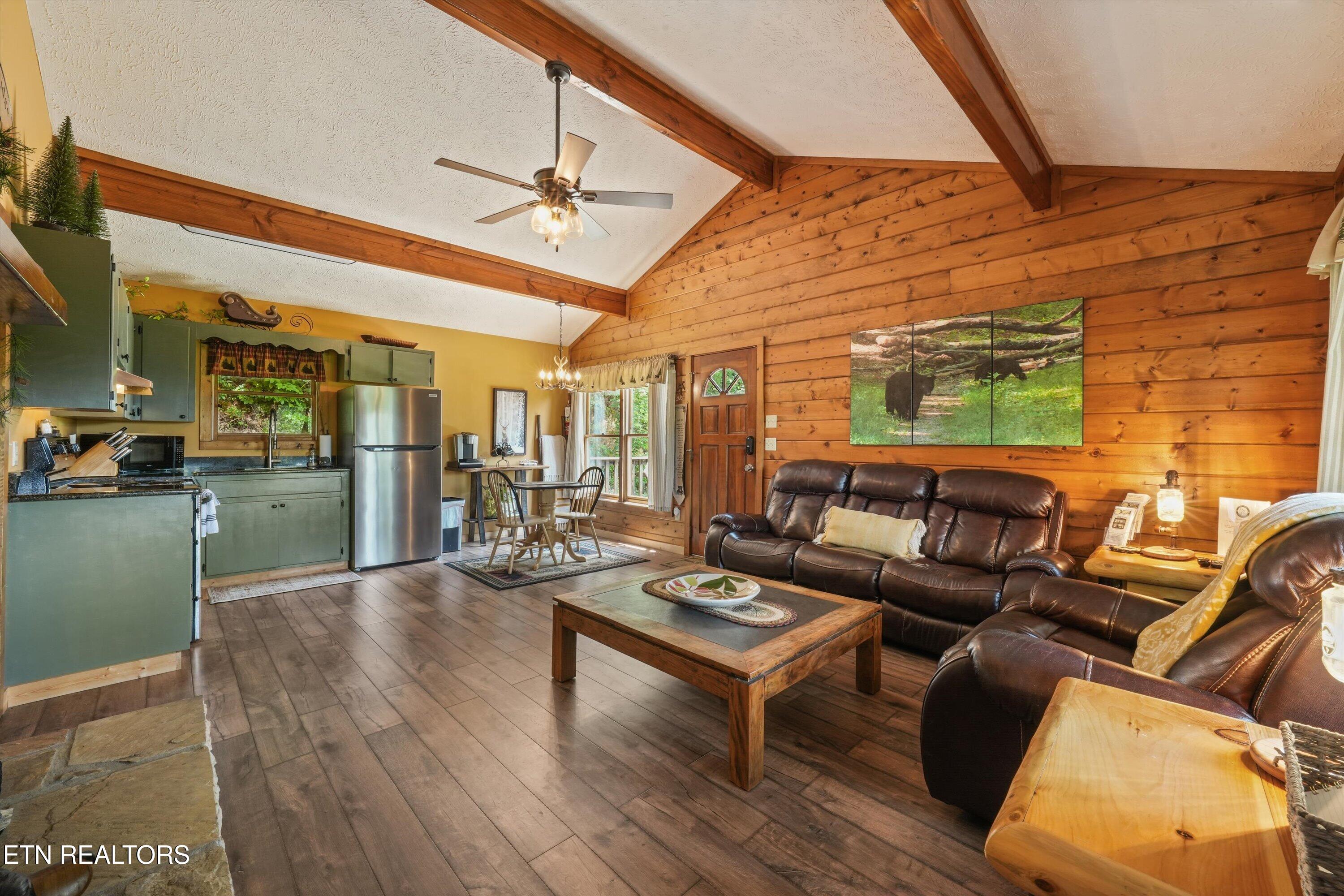 4403 New Pioneer Trail Pigeon Forge TN 37863