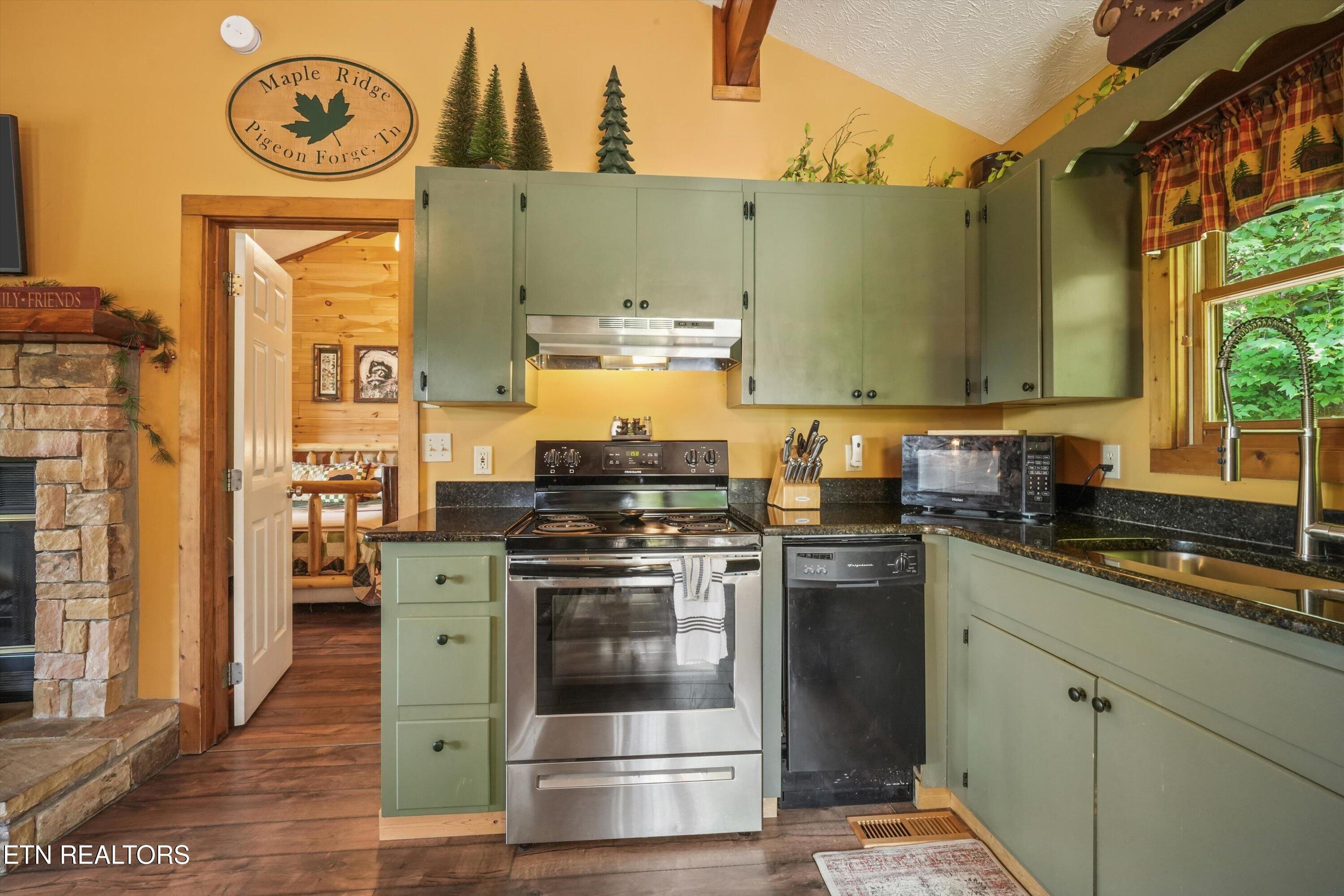 4403 New Pioneer Trail Pigeon Forge TN 37863