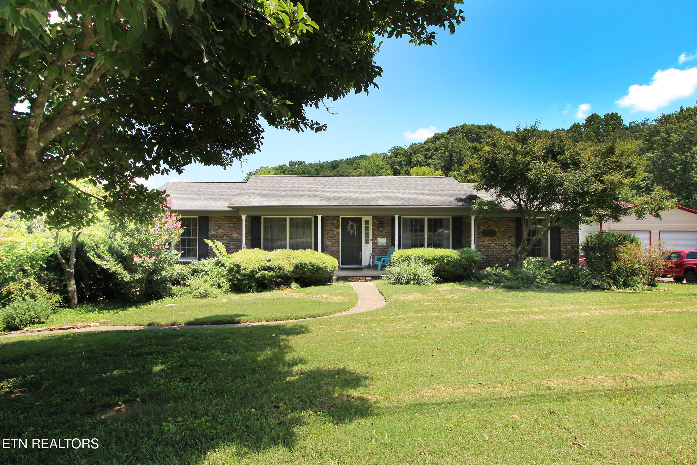 3718 Cherrylog Road Knoxville TN 37921