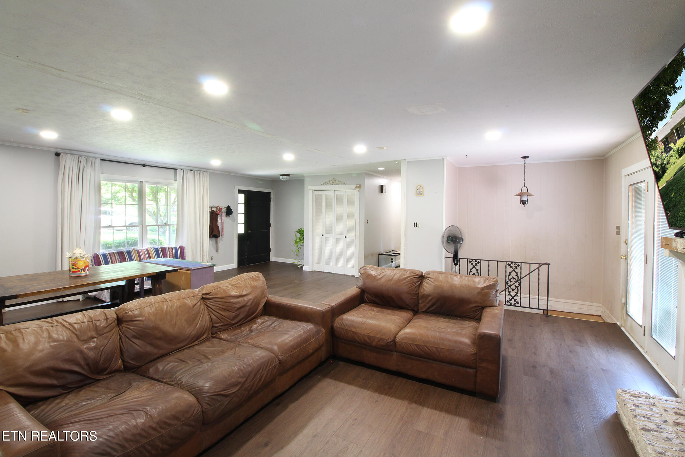 3718 Cherrylog Road Knoxville TN 37921