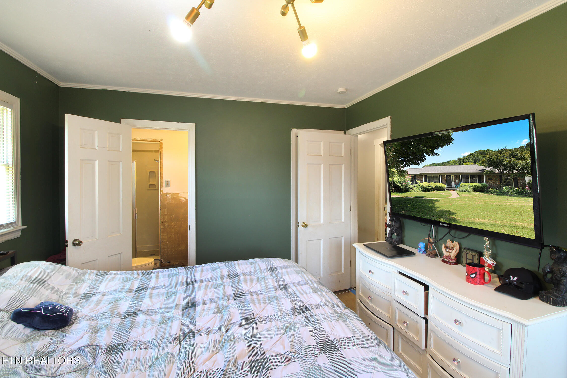 3718 Cherrylog Road Knoxville TN 37921