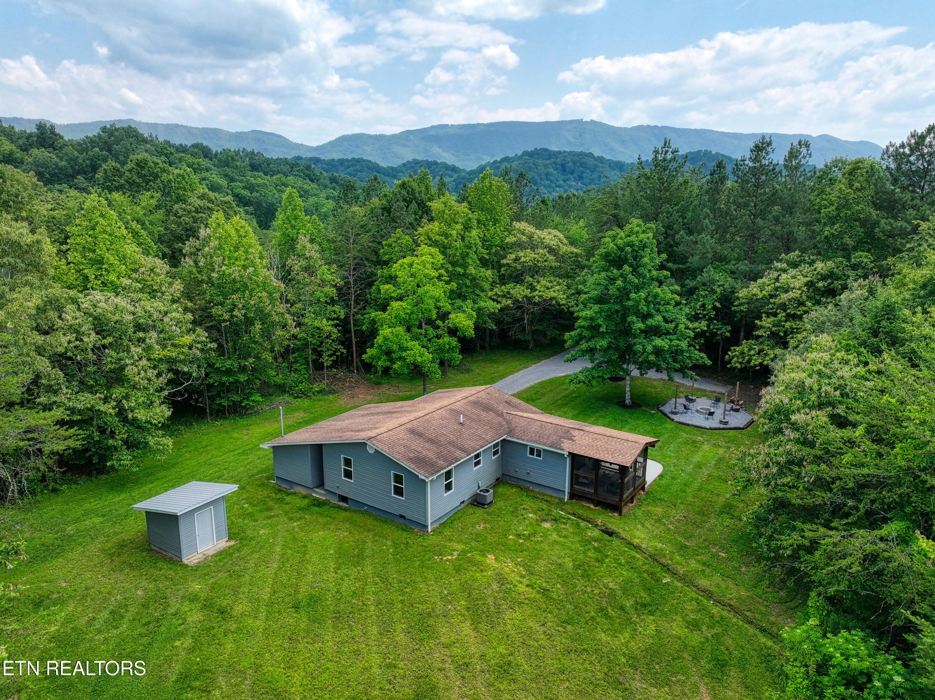 1214 Stanton Road Seymour TN 37865