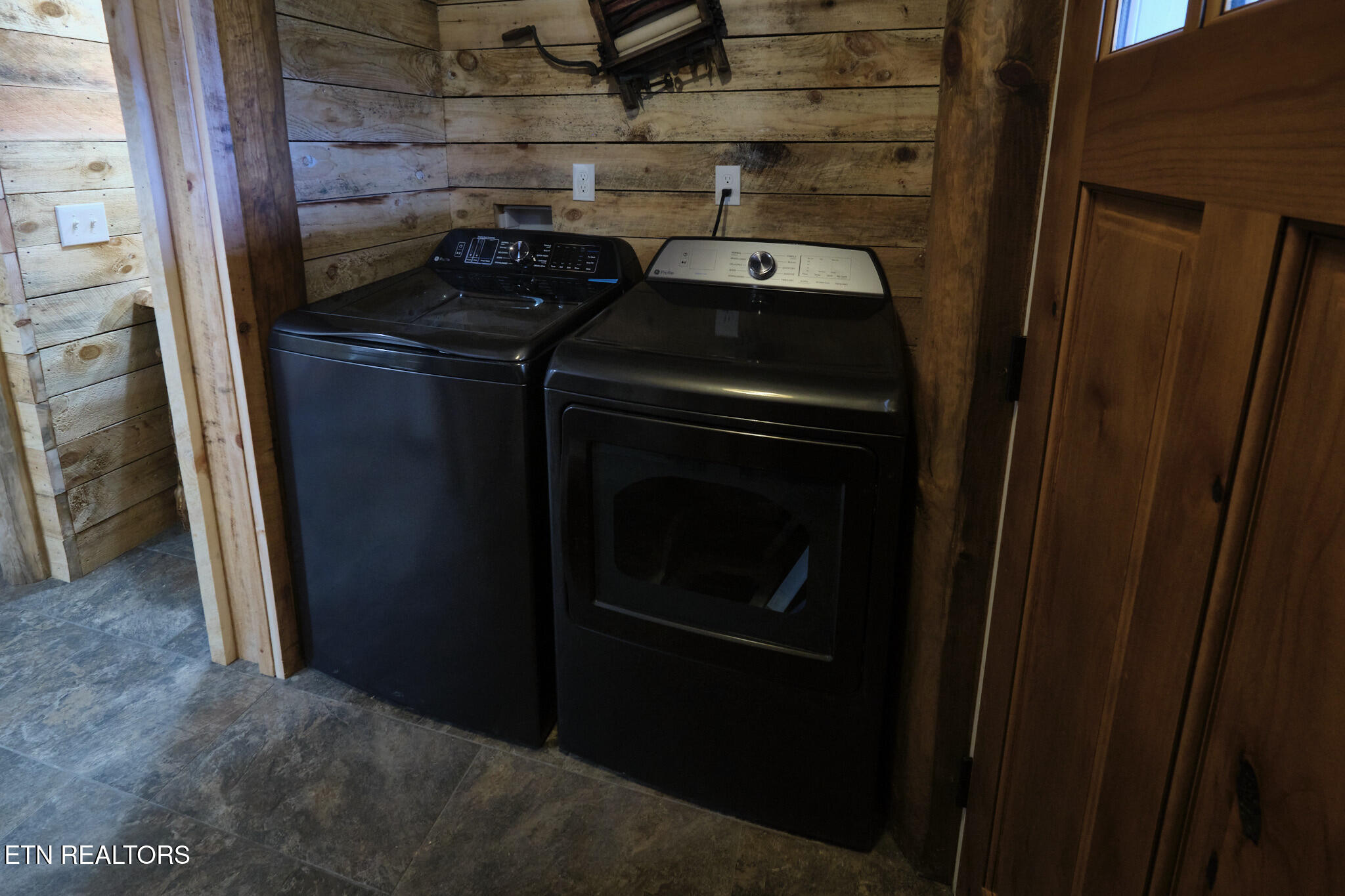 1410 Swannsylvania Road Dandridge TN 37725