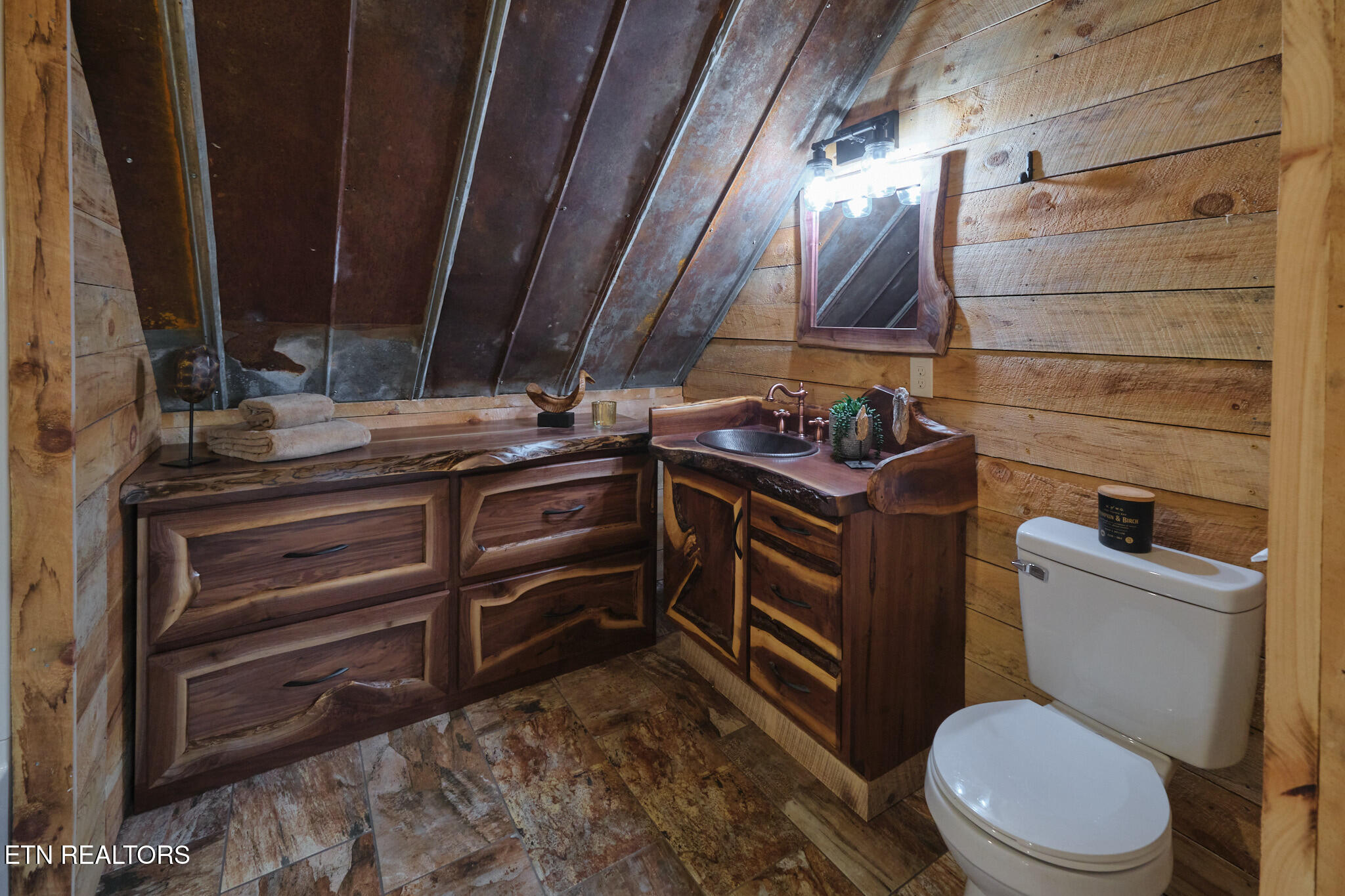 1410 Swannsylvania Road Dandridge TN 37725