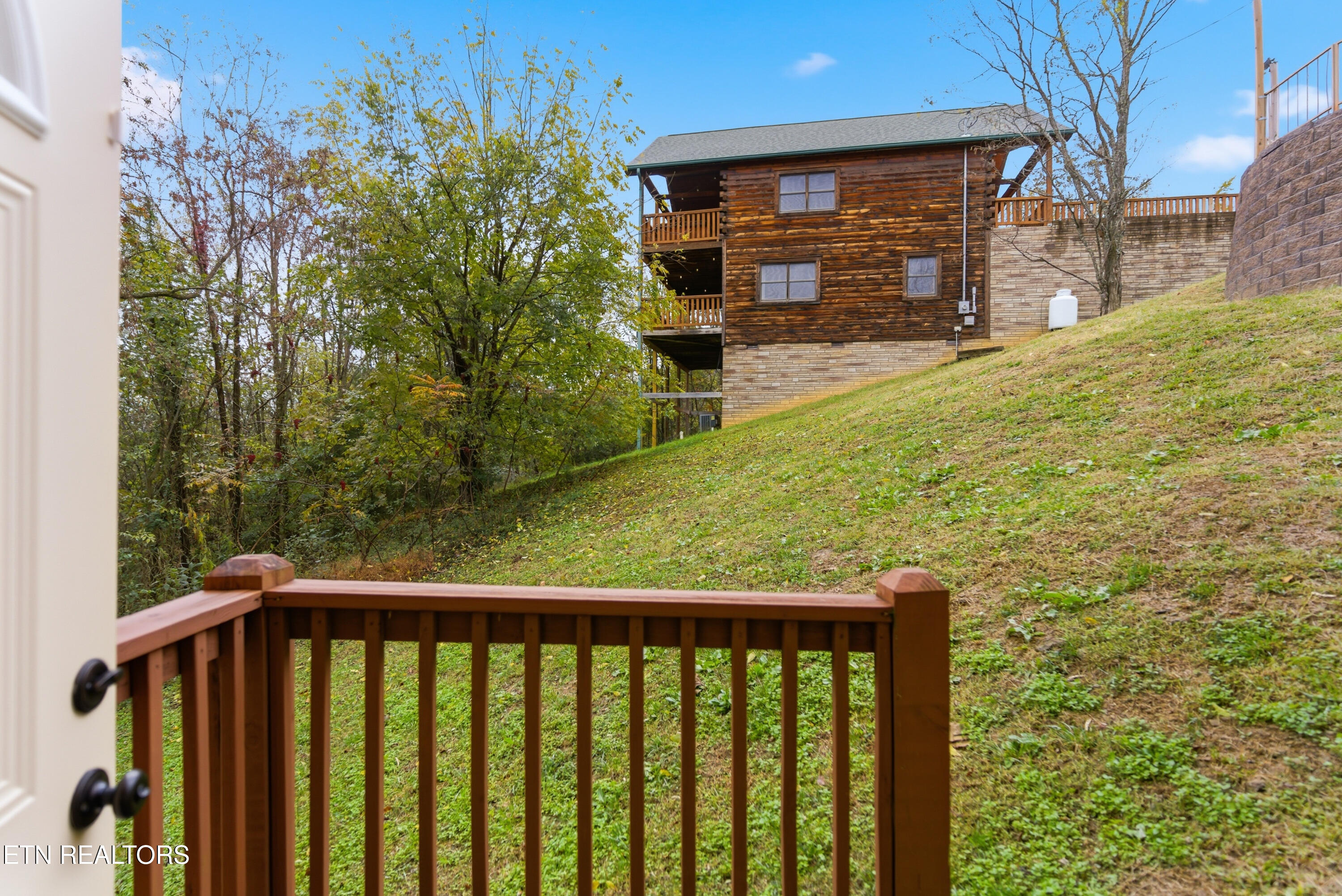 2054 Oakmont Drive Sevierville TN 37876