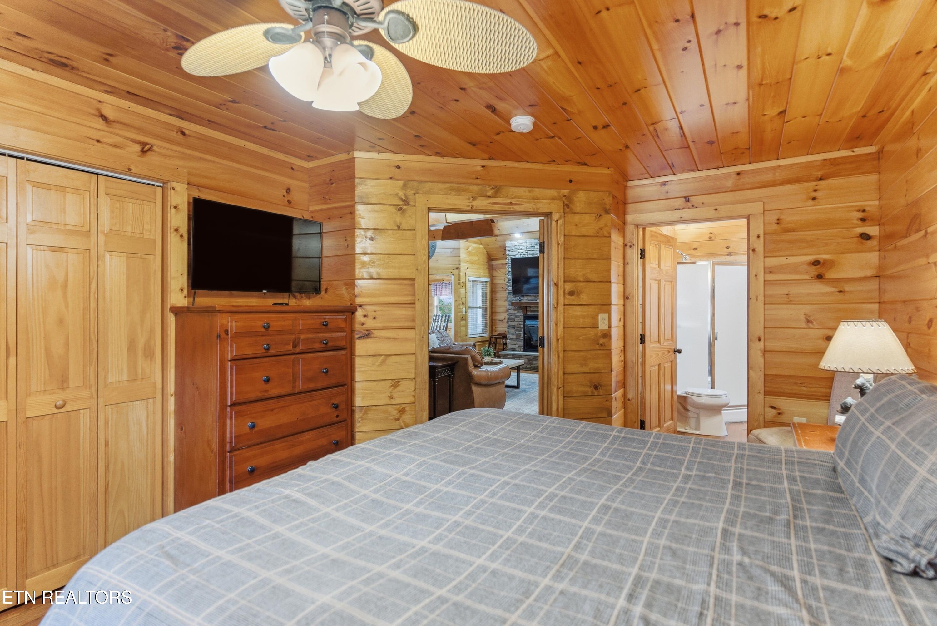 2054 Oakmont Drive Sevierville TN 37876