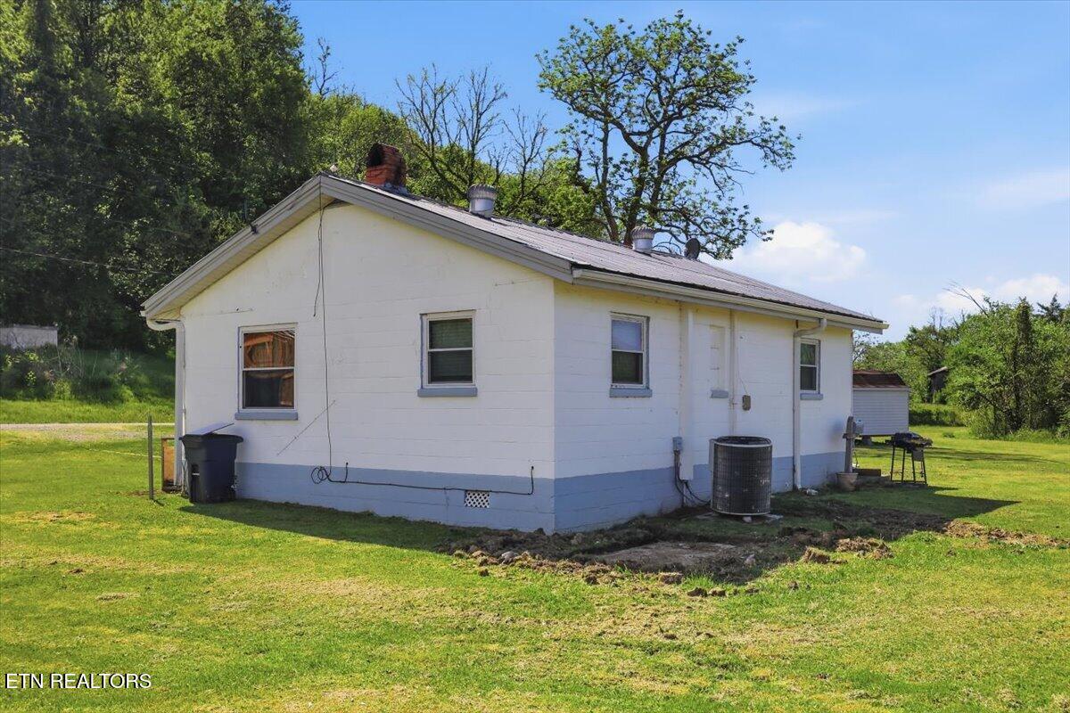 525 Matthews Lane Mosheim TN 37818