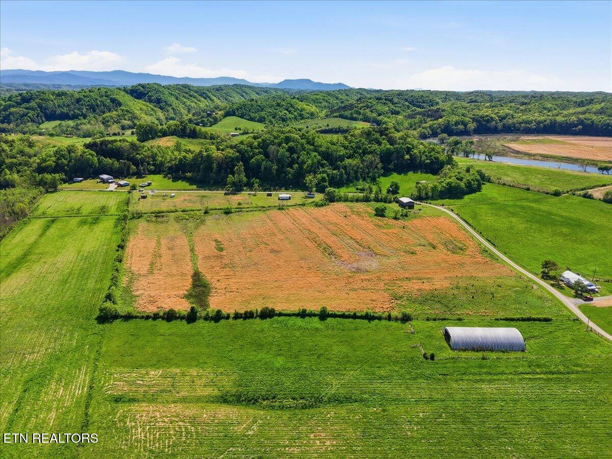 525 Matthews Lane Mosheim TN 37818