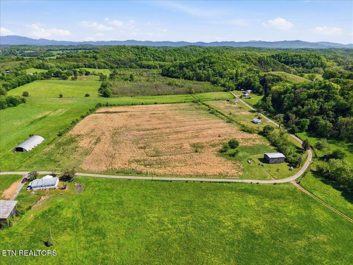 525 Matthews Lane Mosheim TN 37818