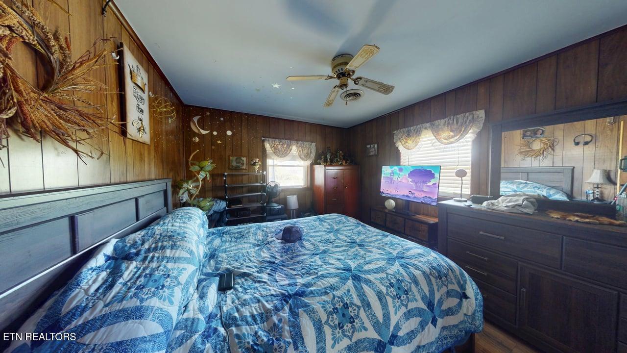 525 Matthews Lane Mosheim TN 37818