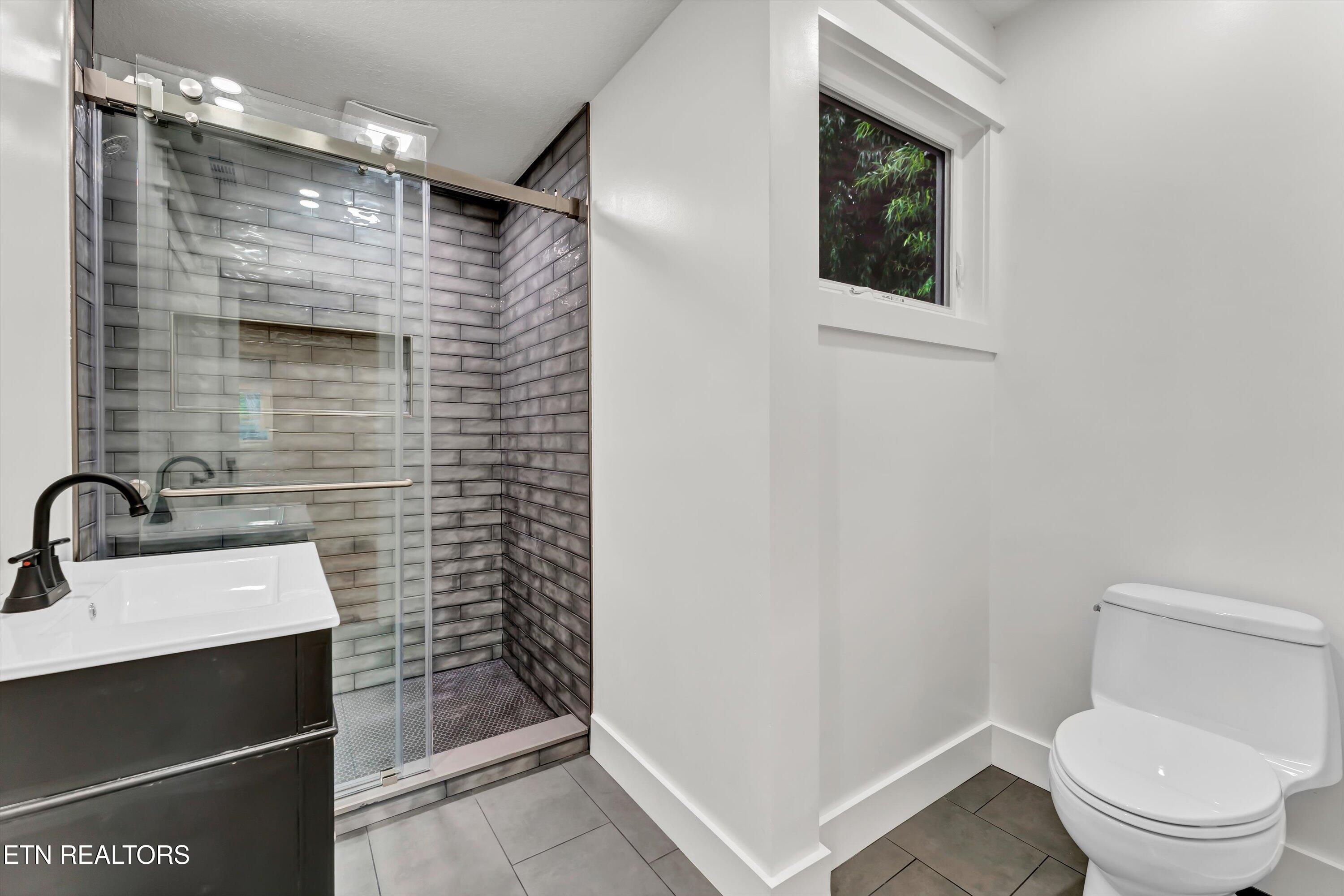 1904 Smokemont Drive Maryville TN 37801