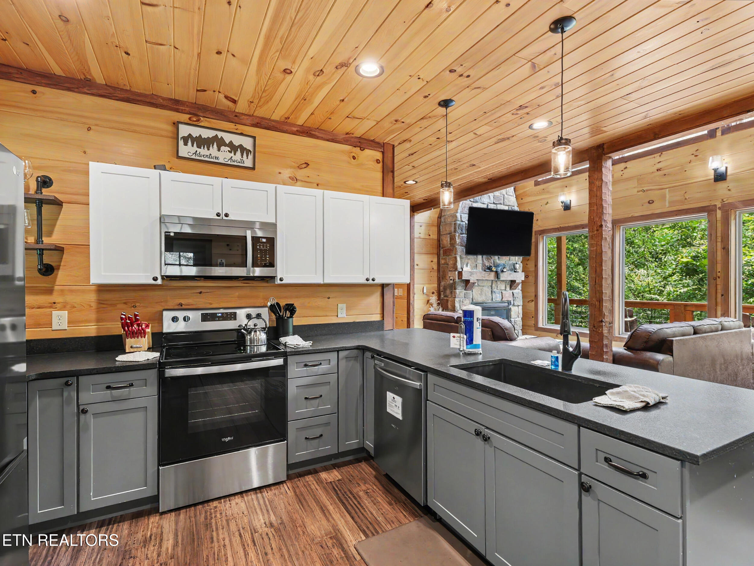 5230 Riversong Way Sevierville TN 37876