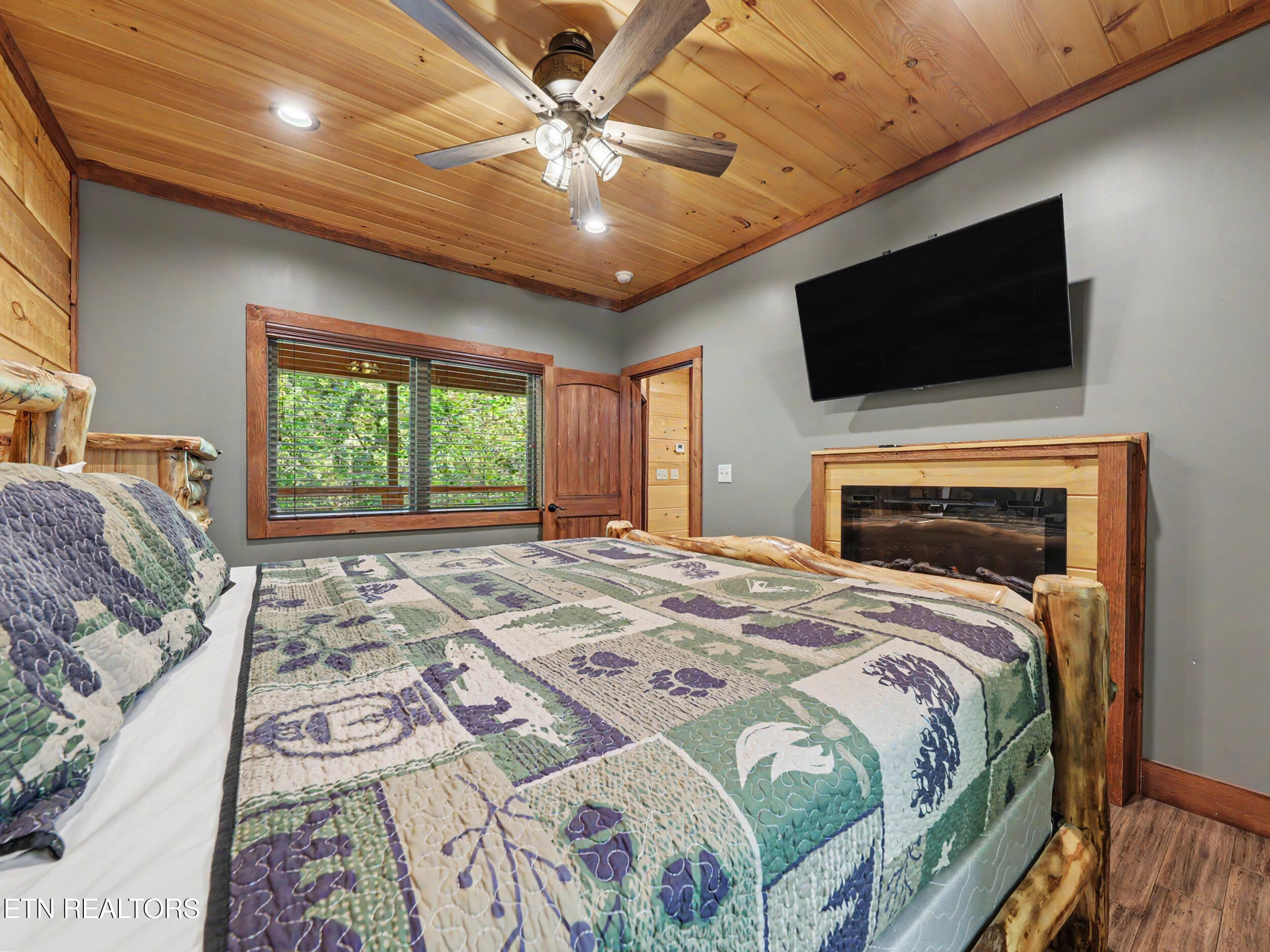 5230 Riversong Way Sevierville TN 37876