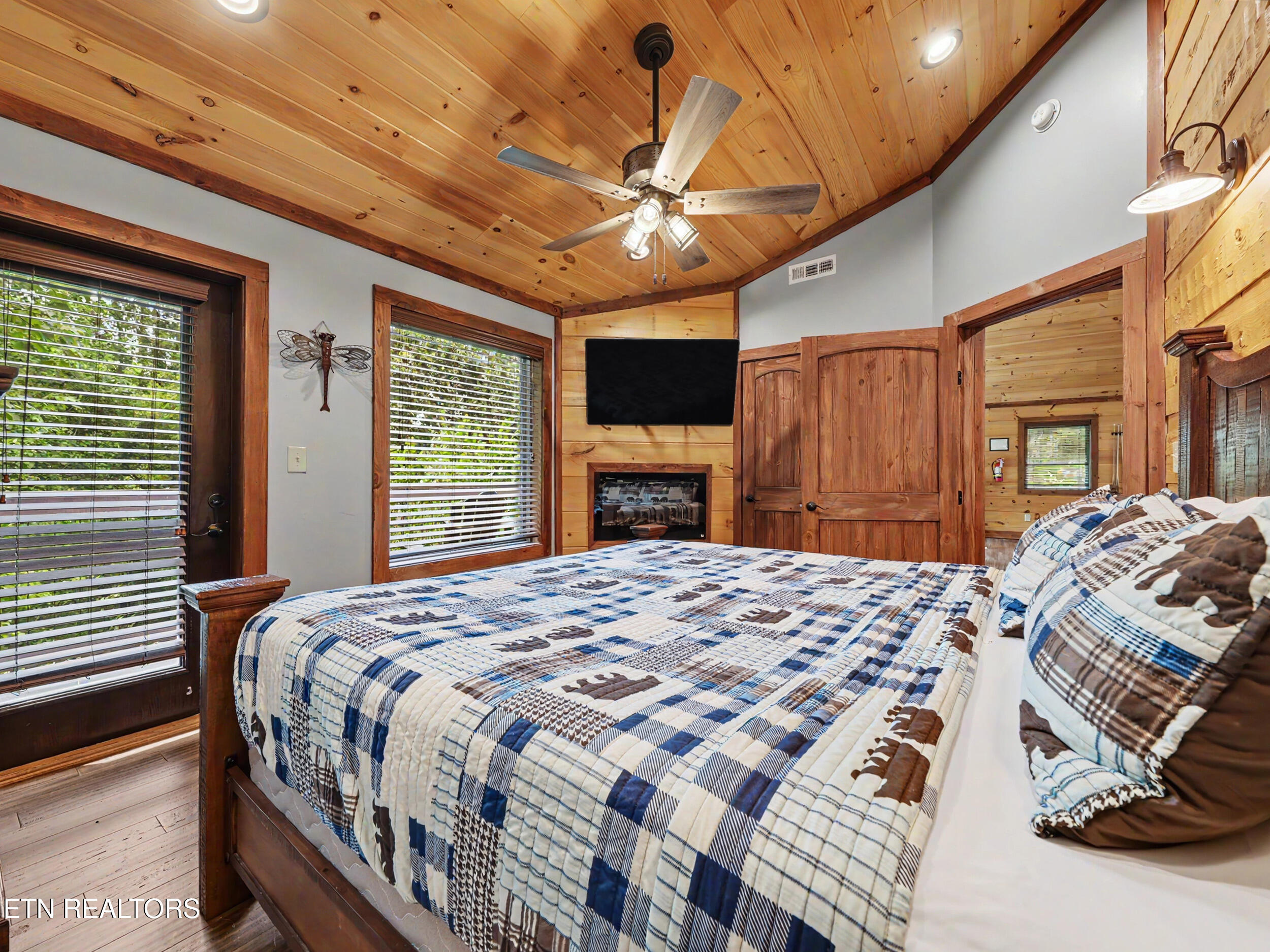 5230 Riversong Way Sevierville TN 37876