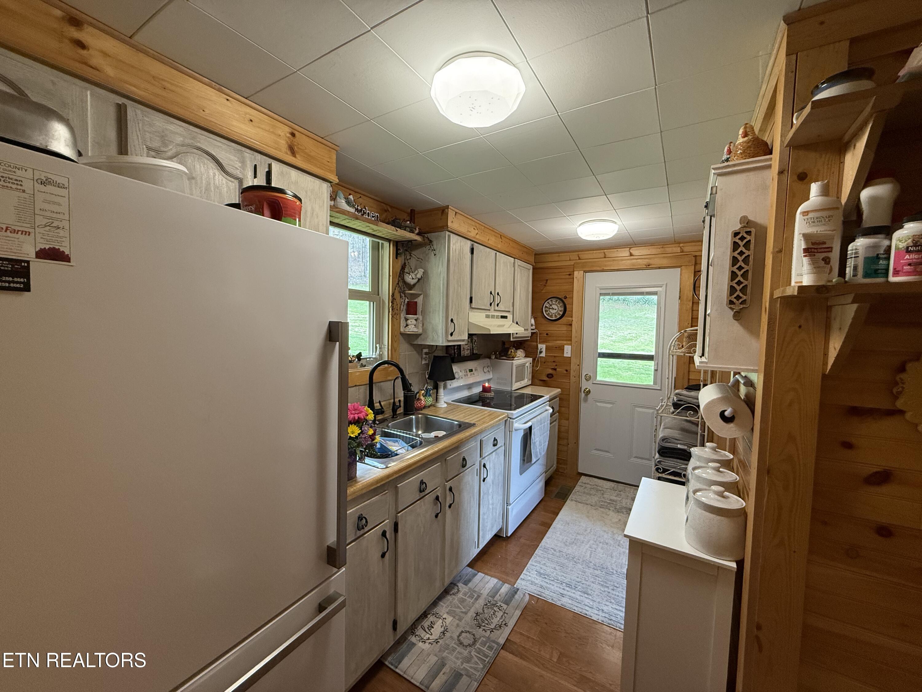 2231 State Highway 33 Tazewell TN 37879