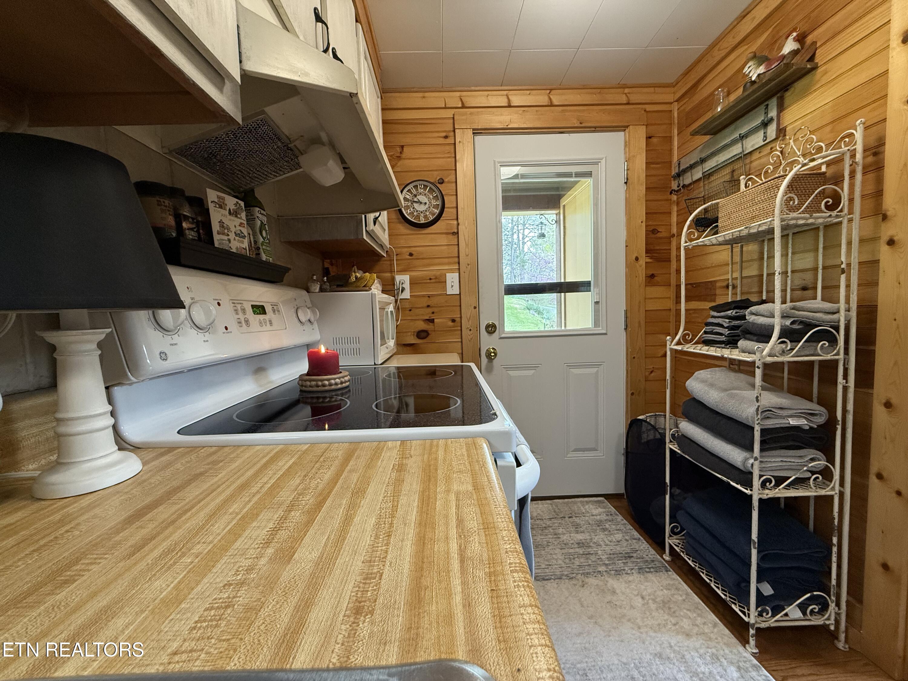 2231 State Highway 33 Tazewell TN 37879