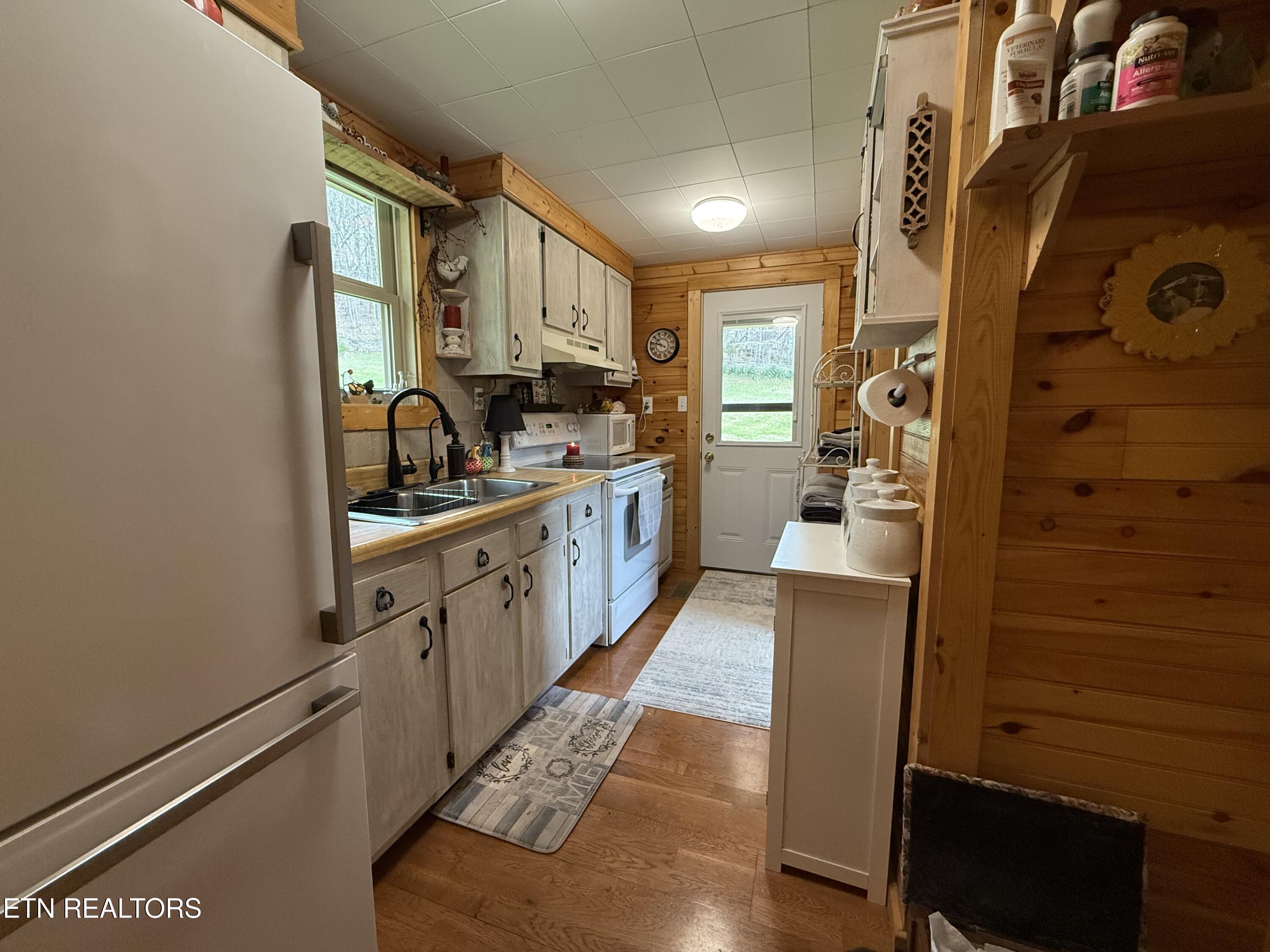 2231 State Highway 33 Tazewell TN 37879