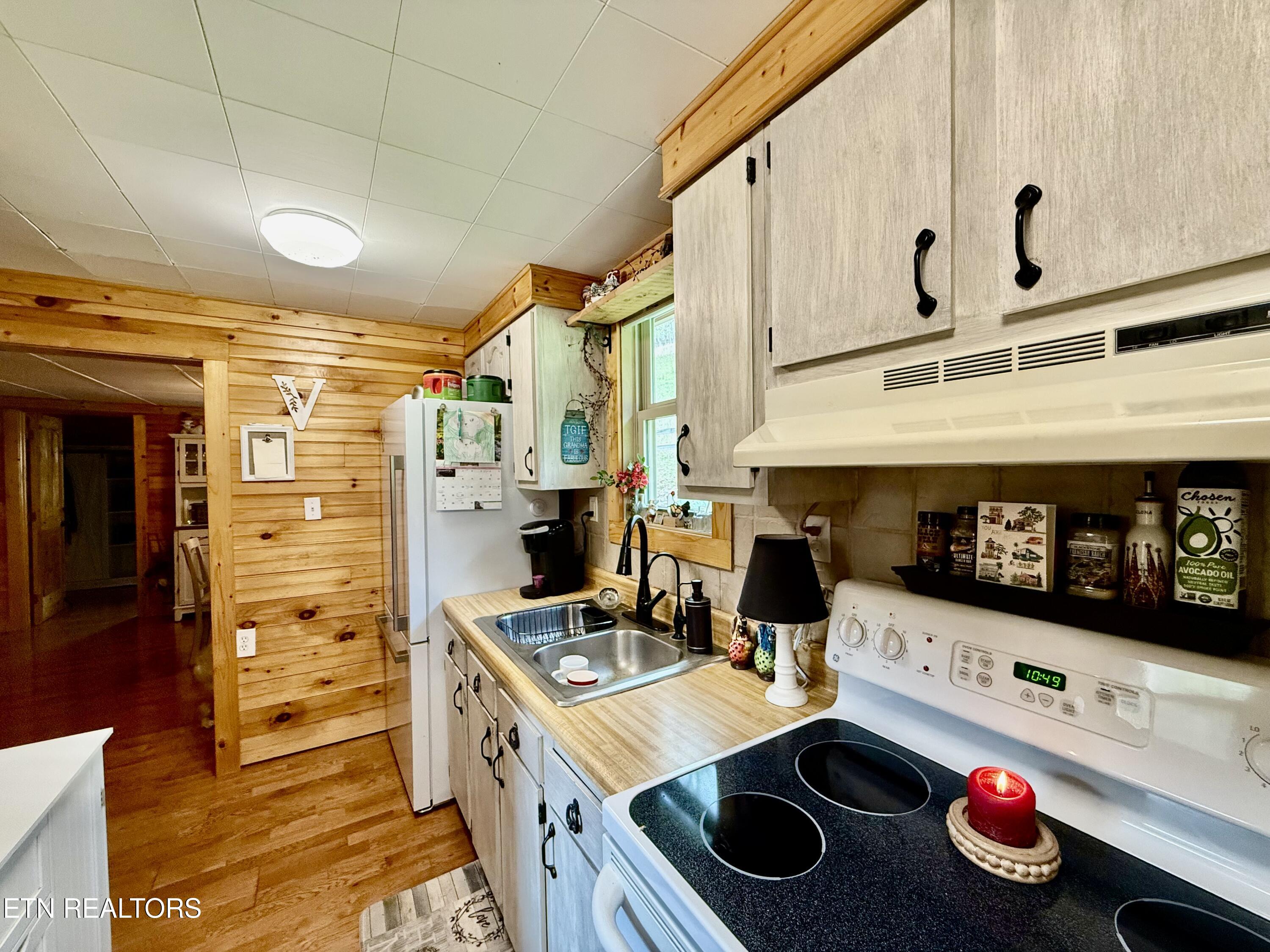 2231 State Highway 33 Tazewell TN 37879