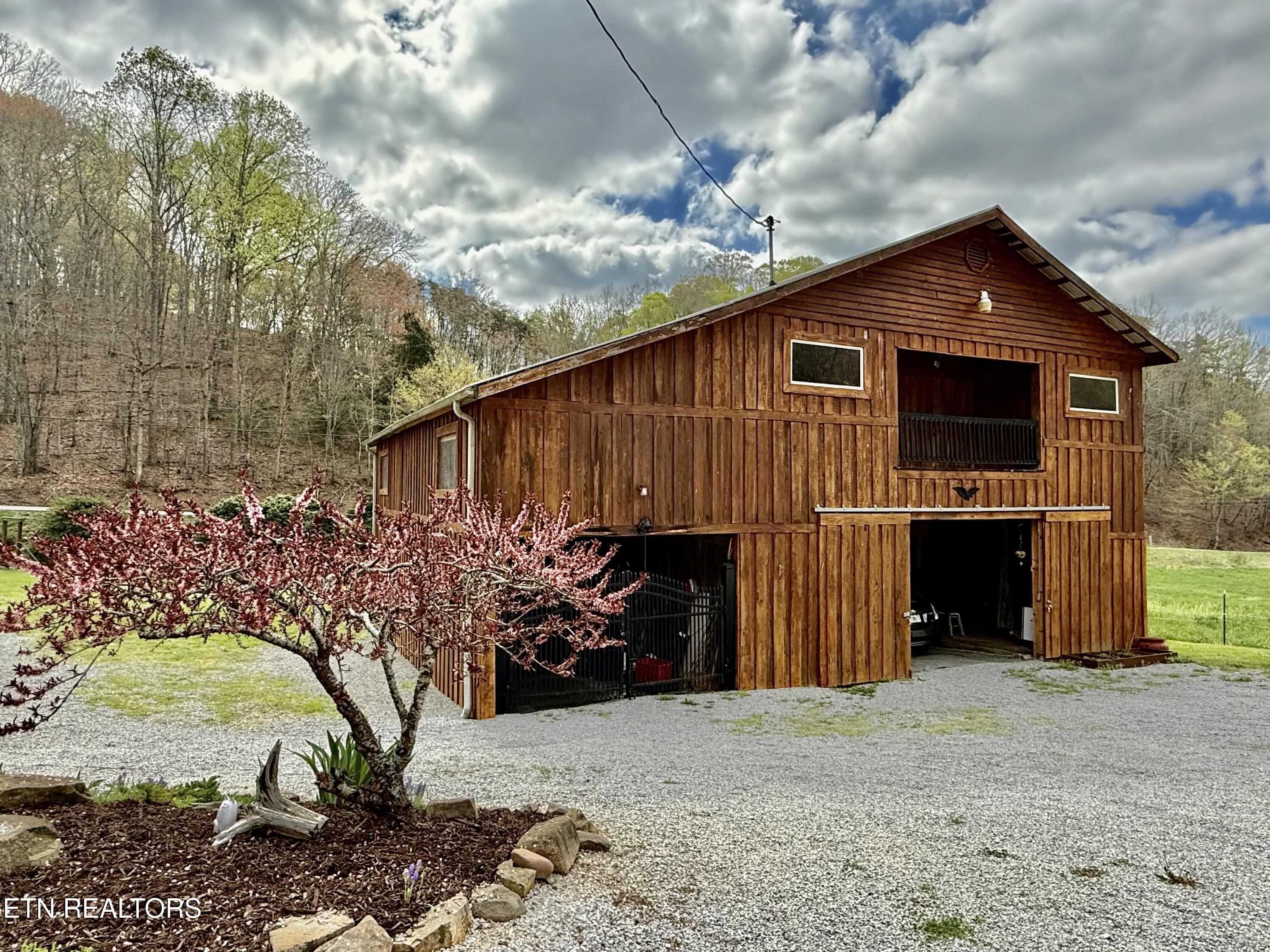 2231 State Highway 33 Tazewell TN 37879