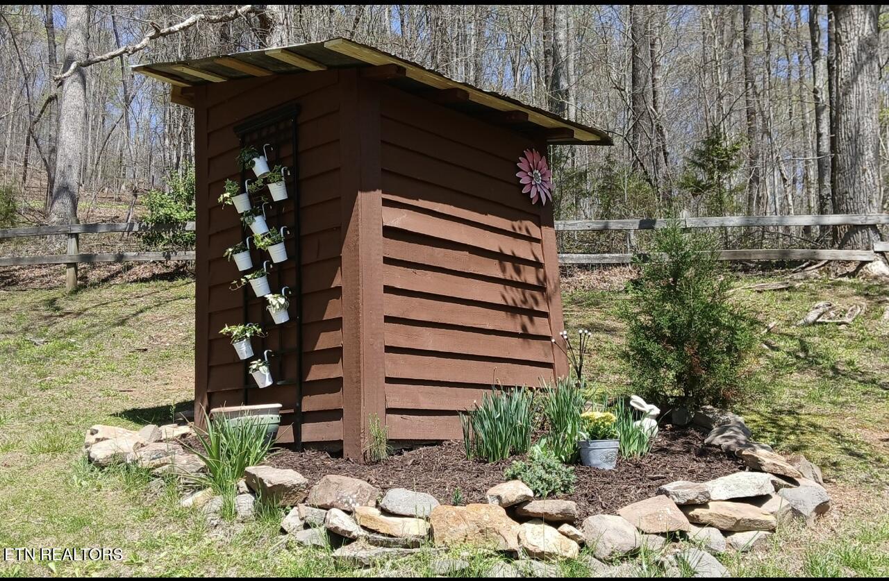 2231 State Highway 33 Tazewell TN 37879