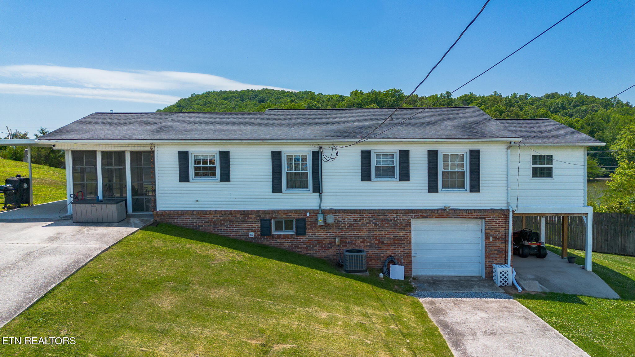 110 Hillcrest Drive Harriman TN 37748