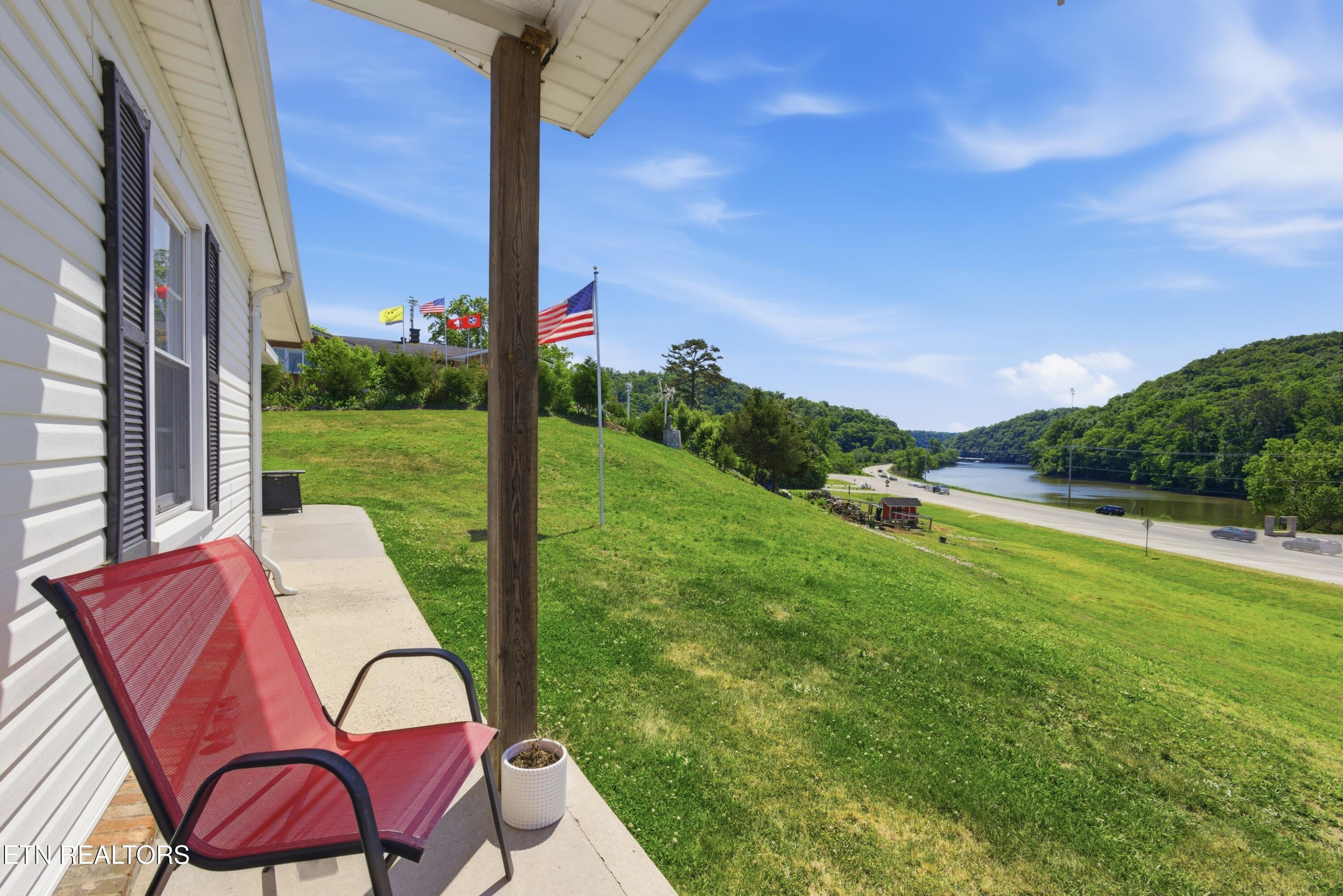 110 Hillcrest Drive Harriman TN 37748