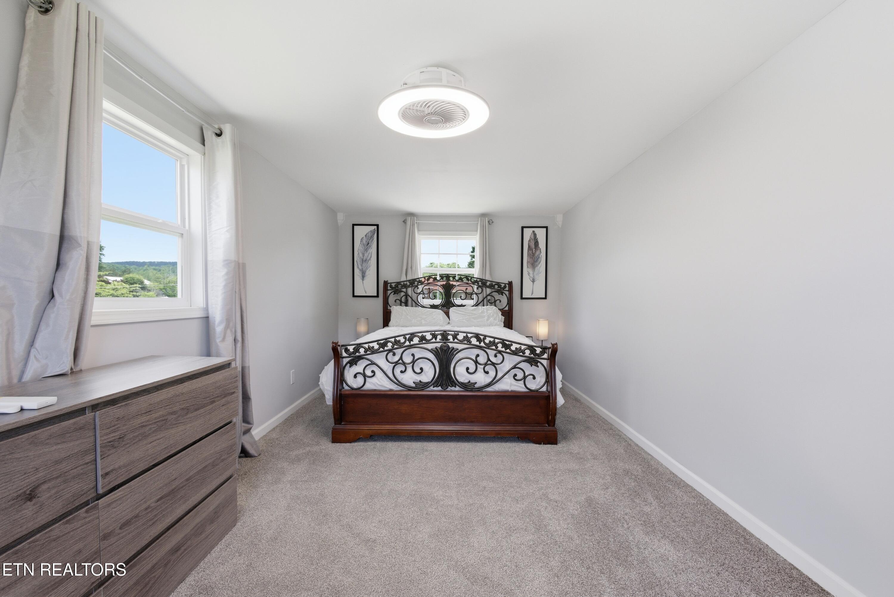 110 Hillcrest Drive Harriman TN 37748