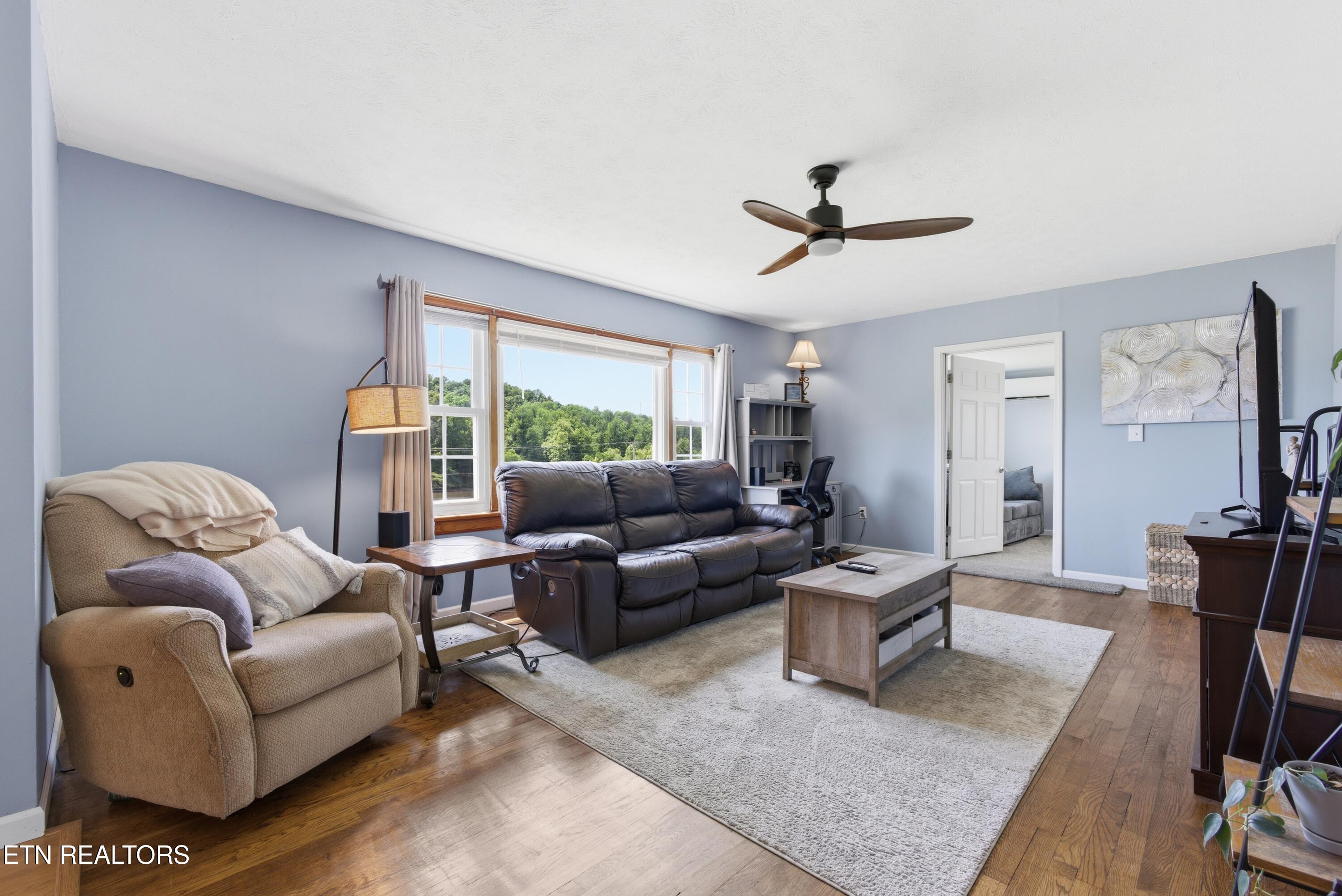110 Hillcrest Drive Harriman TN 37748