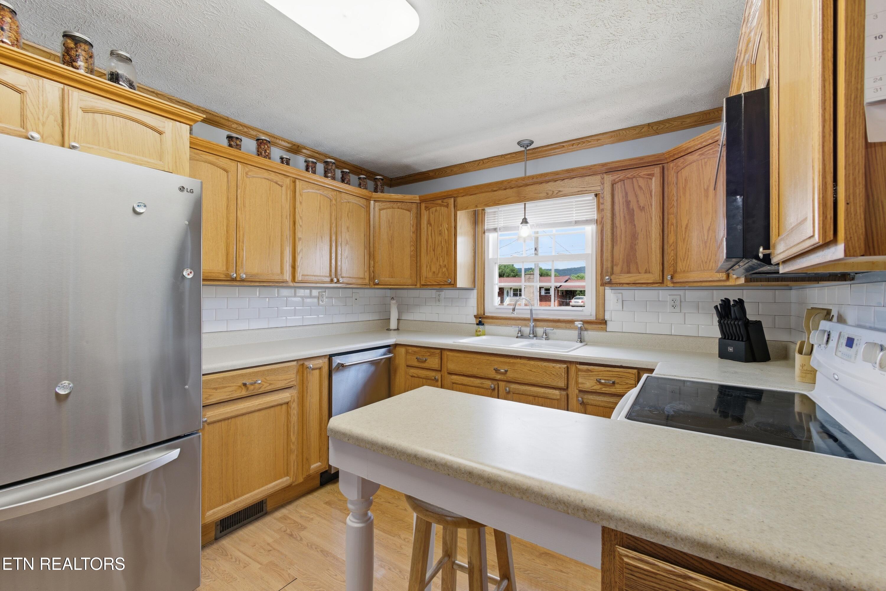 110 Hillcrest Drive Harriman TN 37748