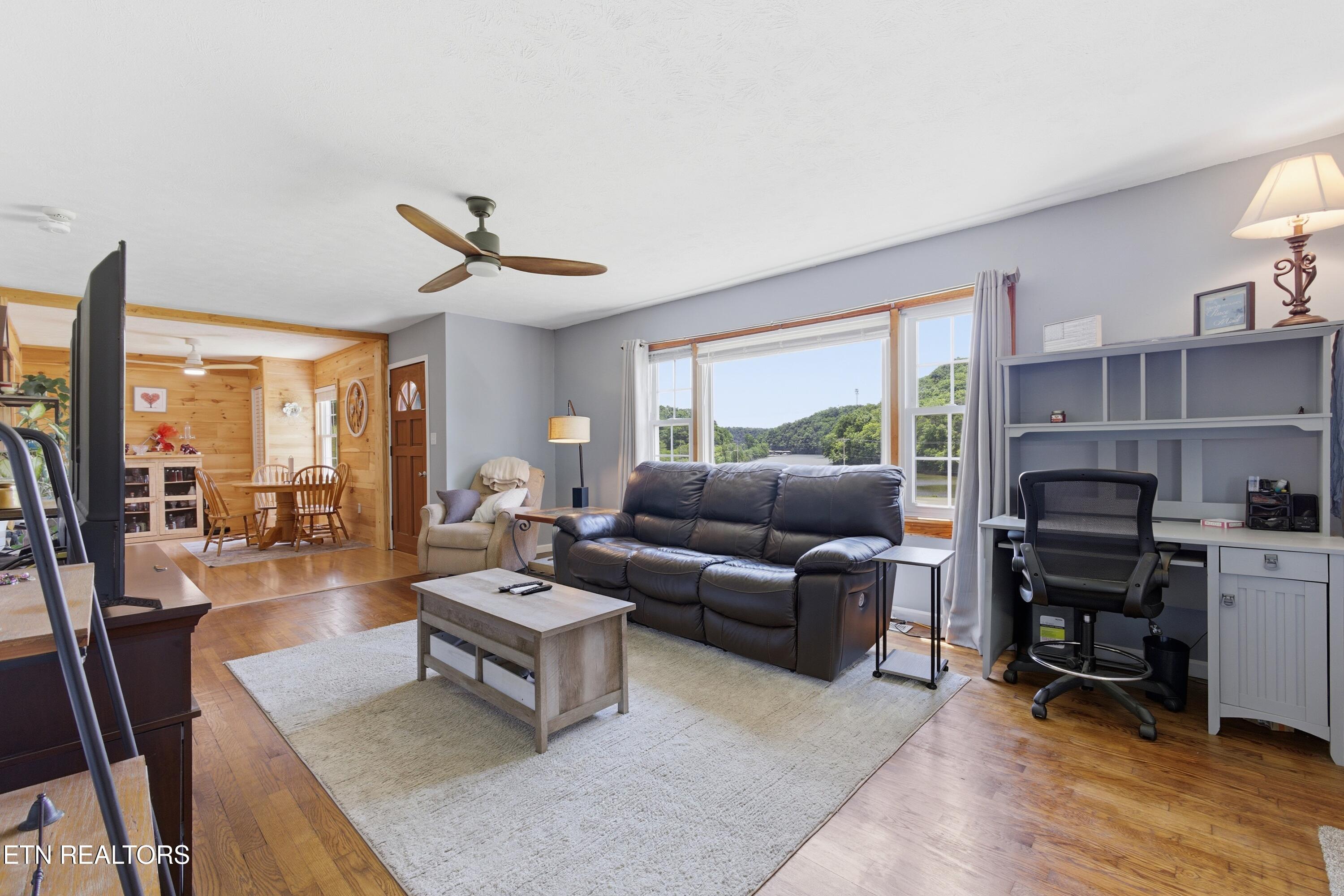110 Hillcrest Drive Harriman TN 37748