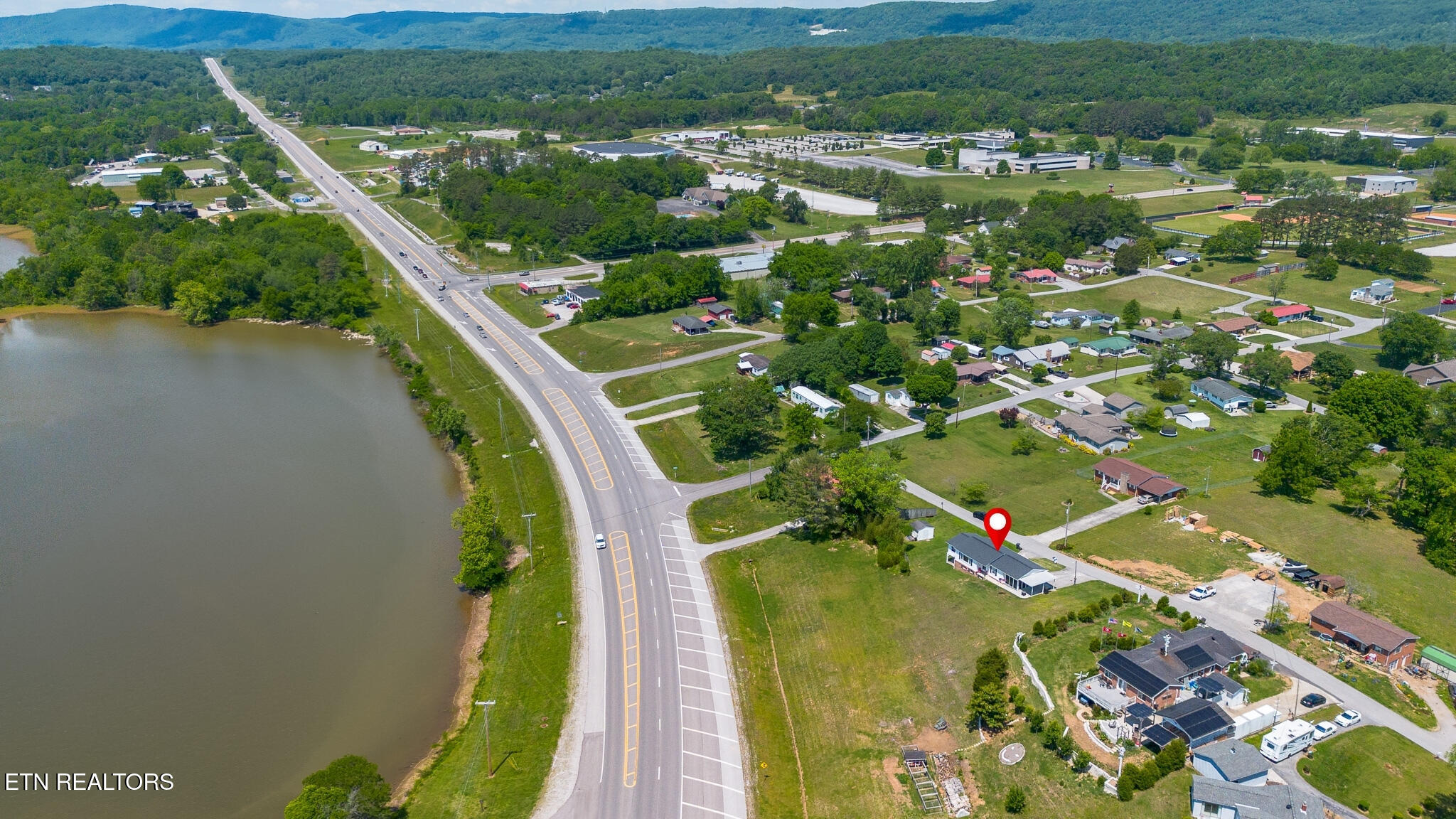 110 Hillcrest Drive Harriman TN 37748