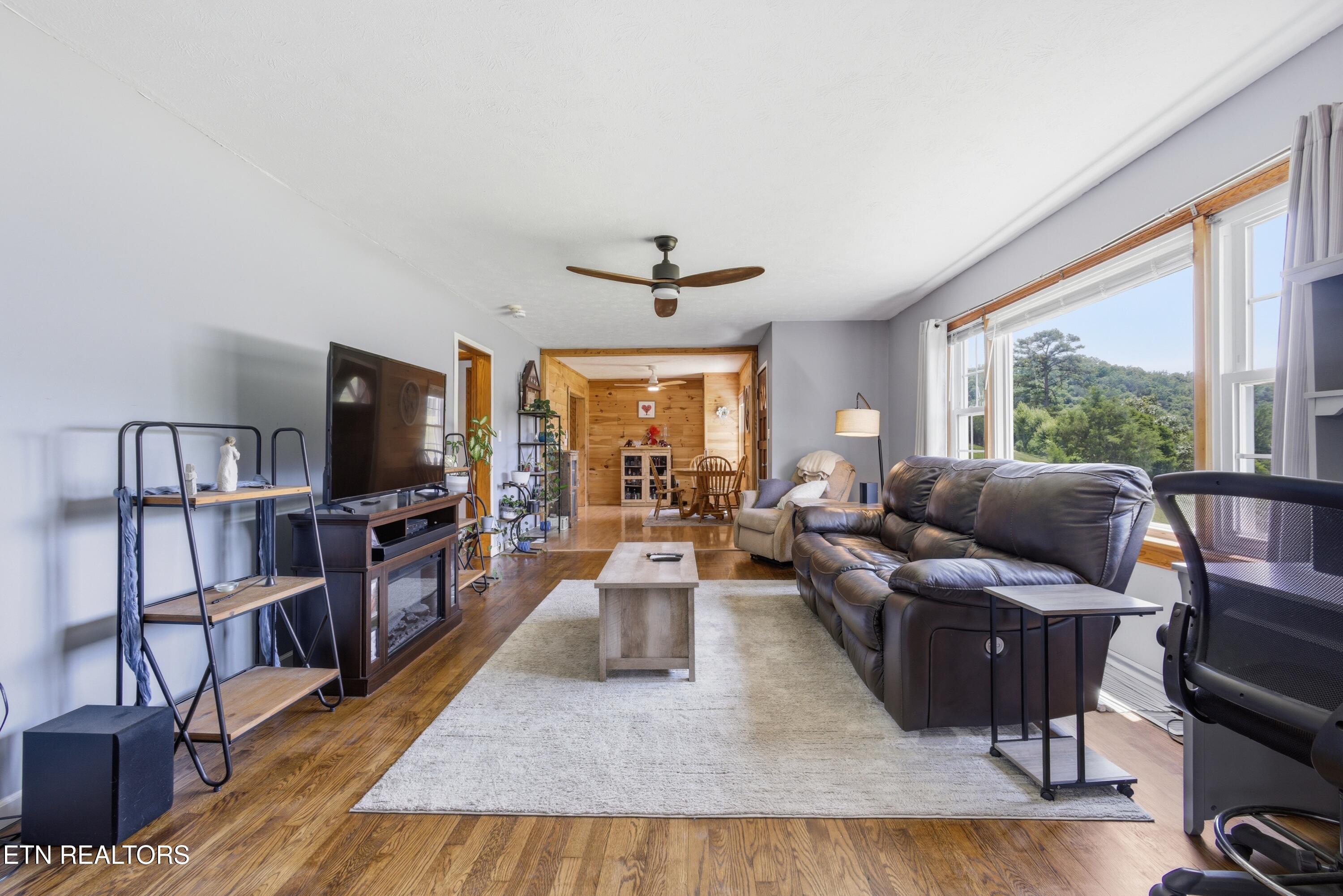 110 Hillcrest Drive Harriman TN 37748
