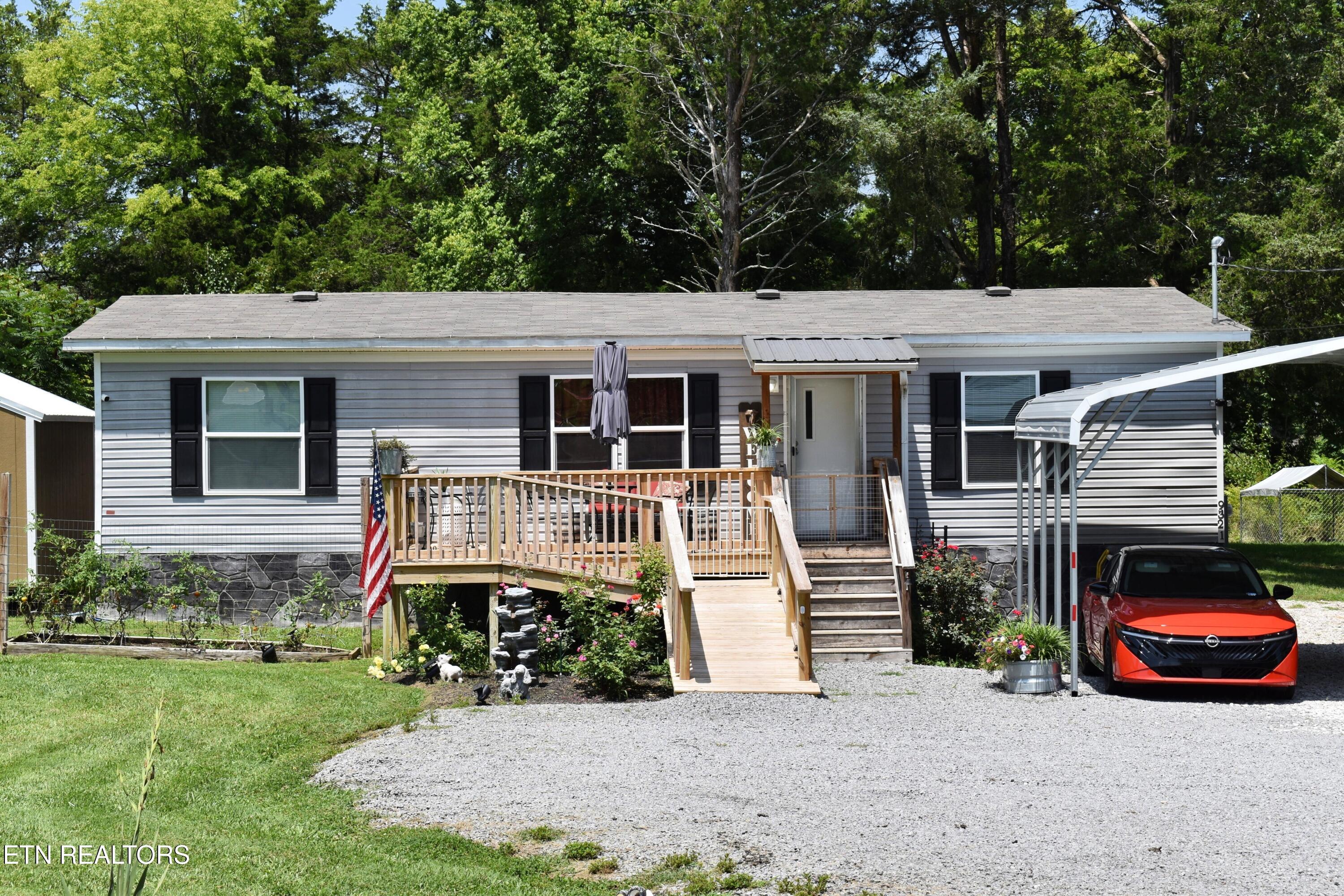 9321 E Emory Road Corryton TN 37721